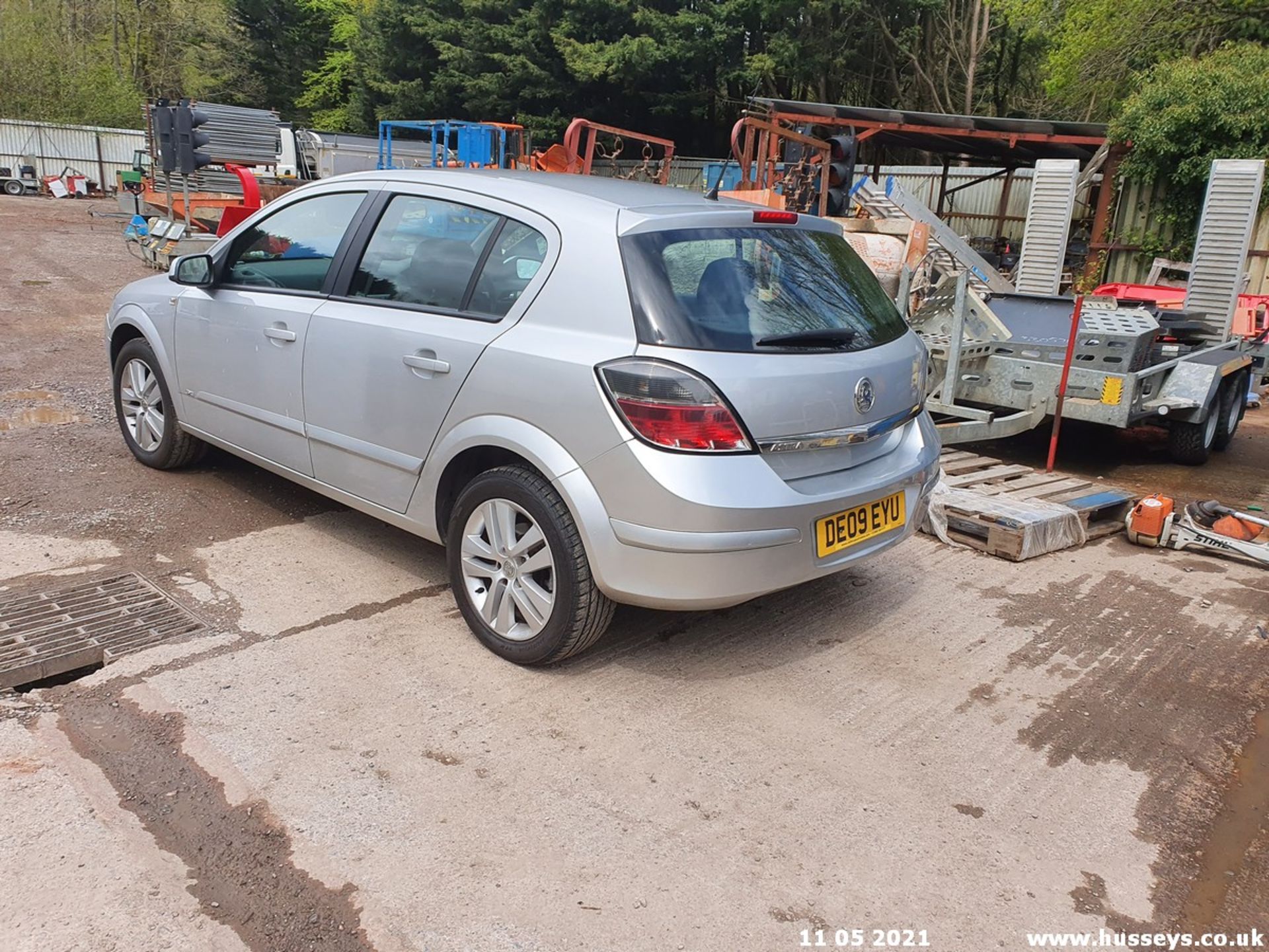 09/09 VAUXHALL ASTRA SXI TWINPORT - 1364cc 5dr Hatchback (Silver, 101k) - Image 4 of 13