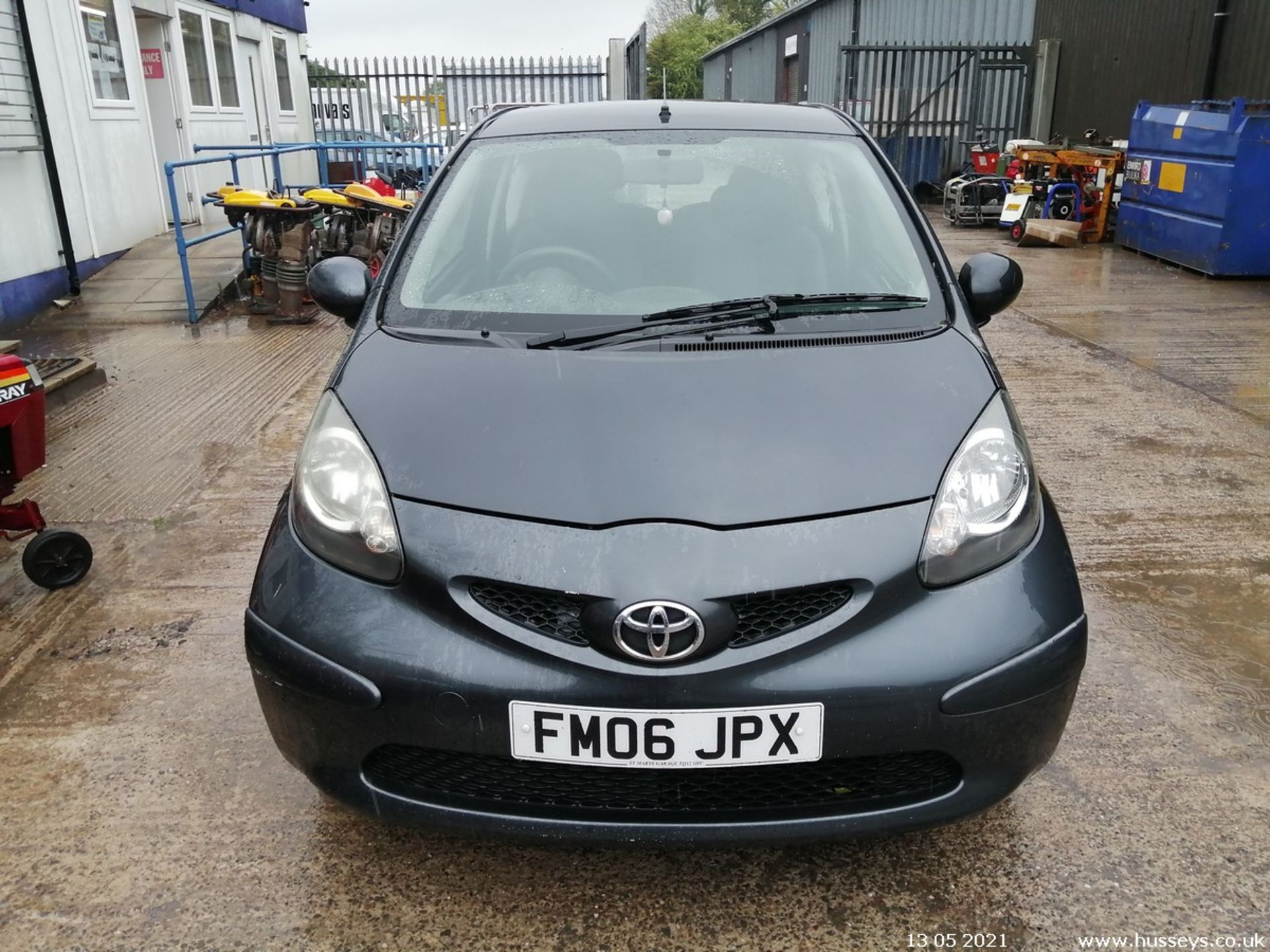 06/06 TOYOTA AYGO+ VVT-I - 998cc 3dr Hatchback (Grey, 85k) - Image 2 of 12