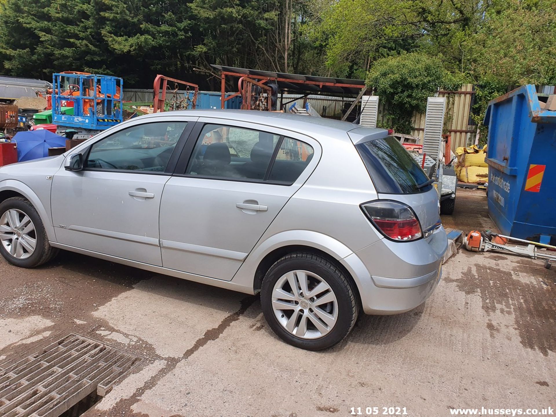 09/09 VAUXHALL ASTRA SXI TWINPORT - 1364cc 5dr Hatchback (Silver, 101k) - Image 3 of 13