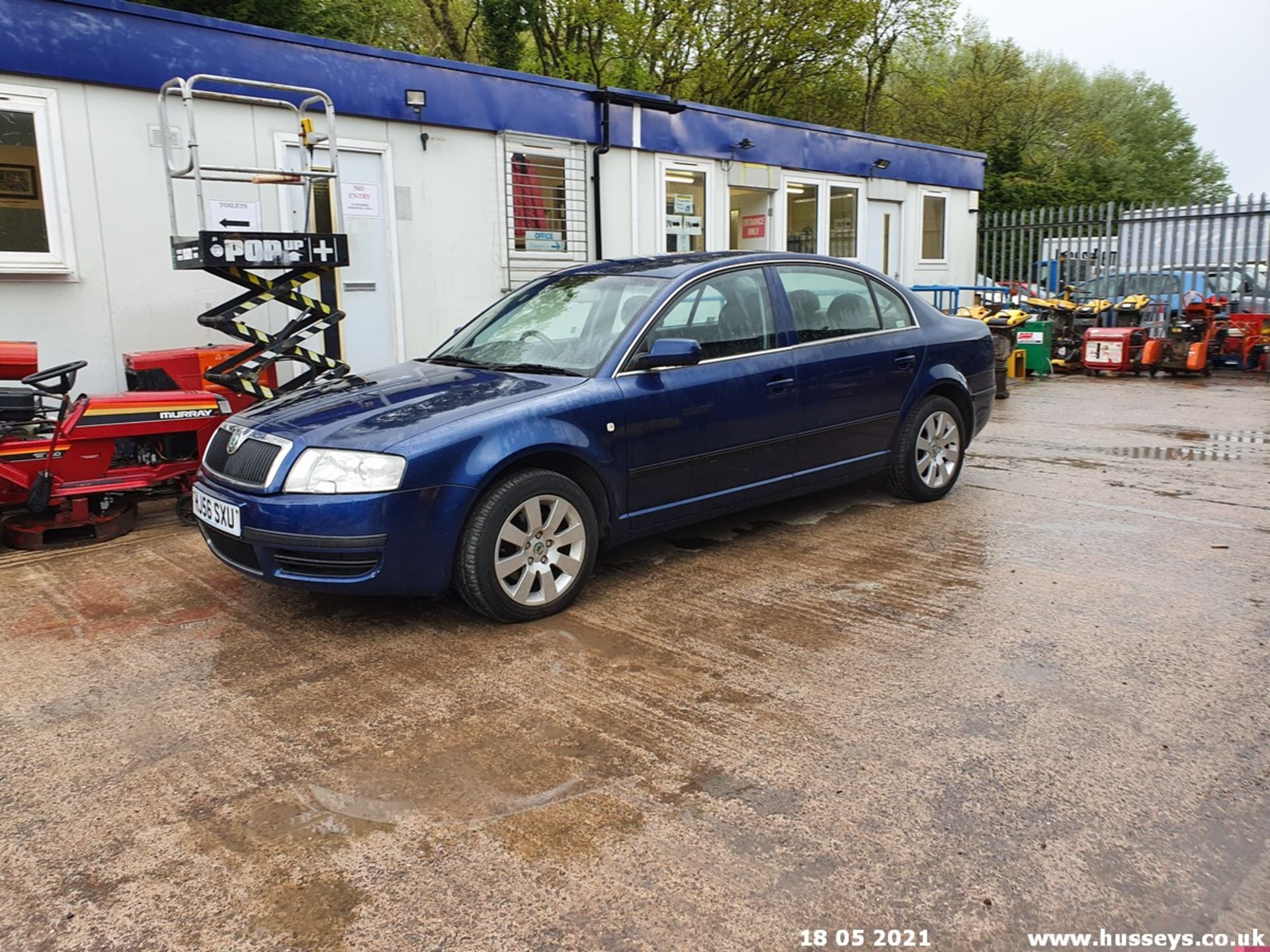 06/56 SKODA SUPERB COMFORT TDI - 1968cc 4dr Saloon (Blue, 88k) - Image 3 of 14