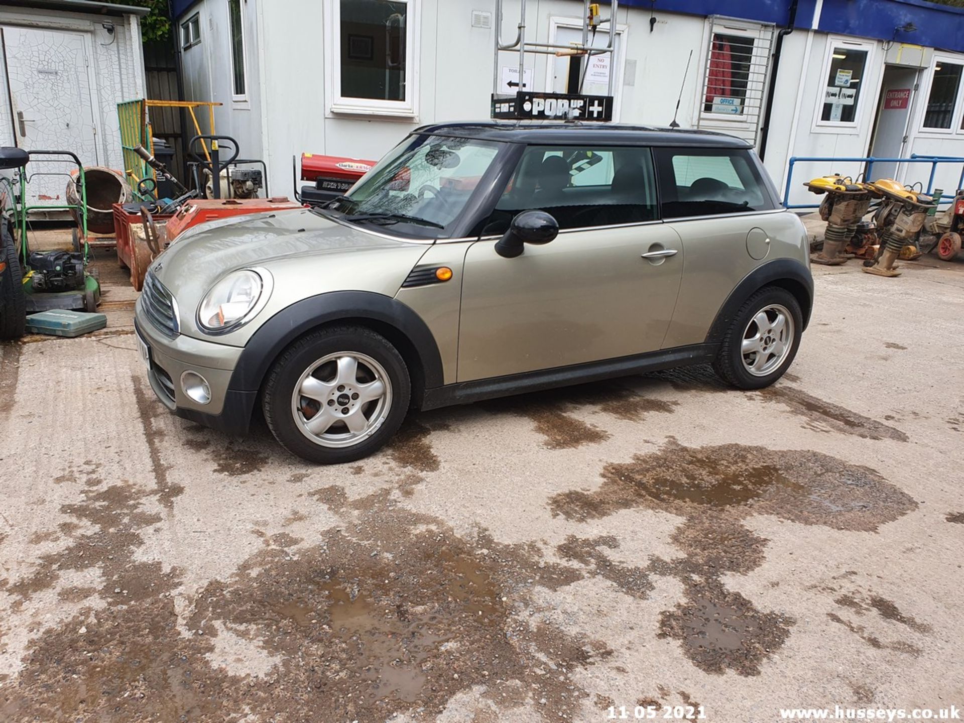 07/57 MINI COOPER D - 1560cc 3dr Hatchback (Silver, 172k) - Image 3 of 15