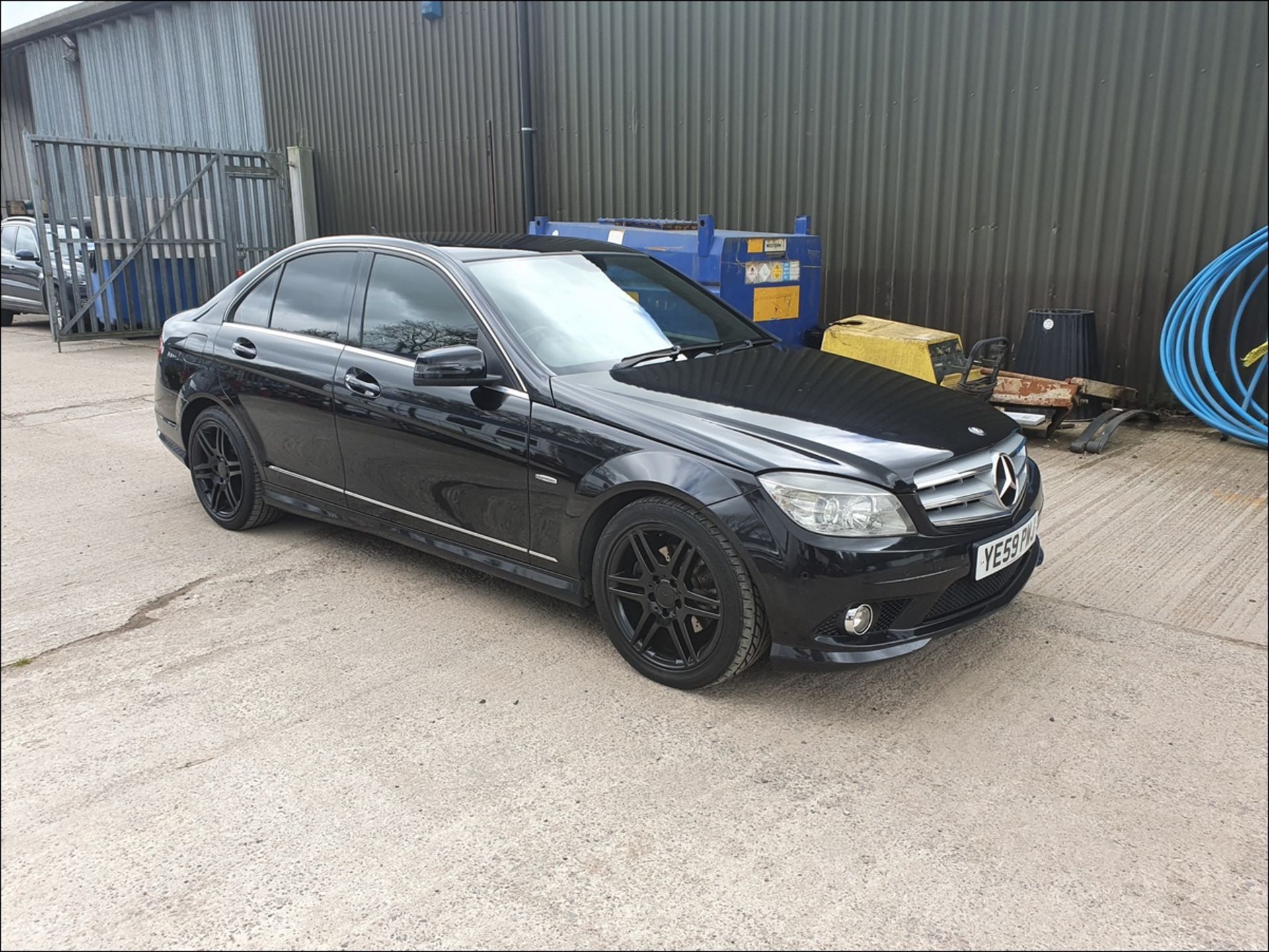 09/59 MERCEDES-BENZ C220 BLUEEFF-CY SPORT CDI - 2143cc 4dr Saloon (Black, 138k) - Image 7 of 11