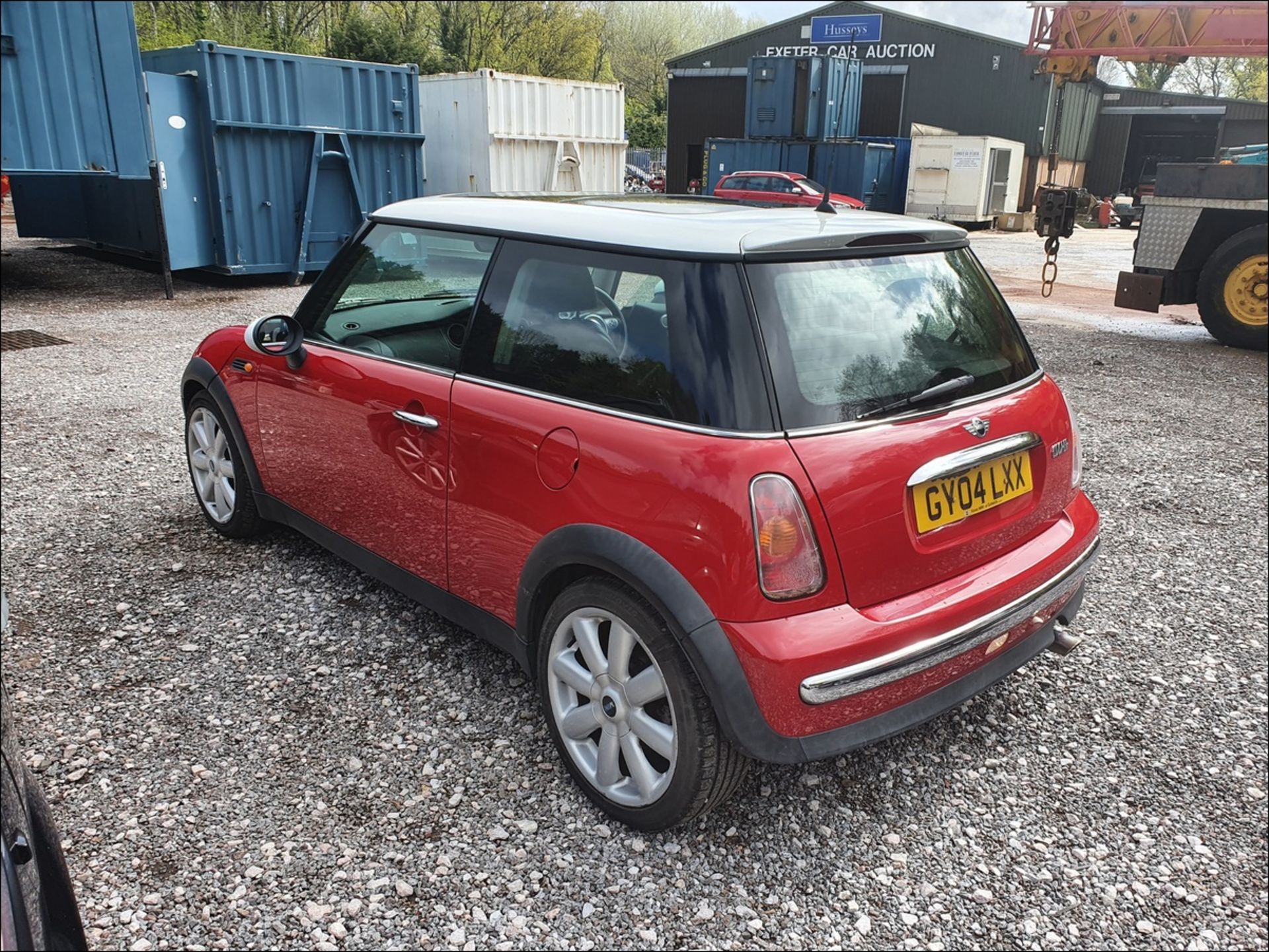 04/04 MINI MINI COOPER - 1598cc 3dr Hatchback (Red, 95k) - Image 2 of 11