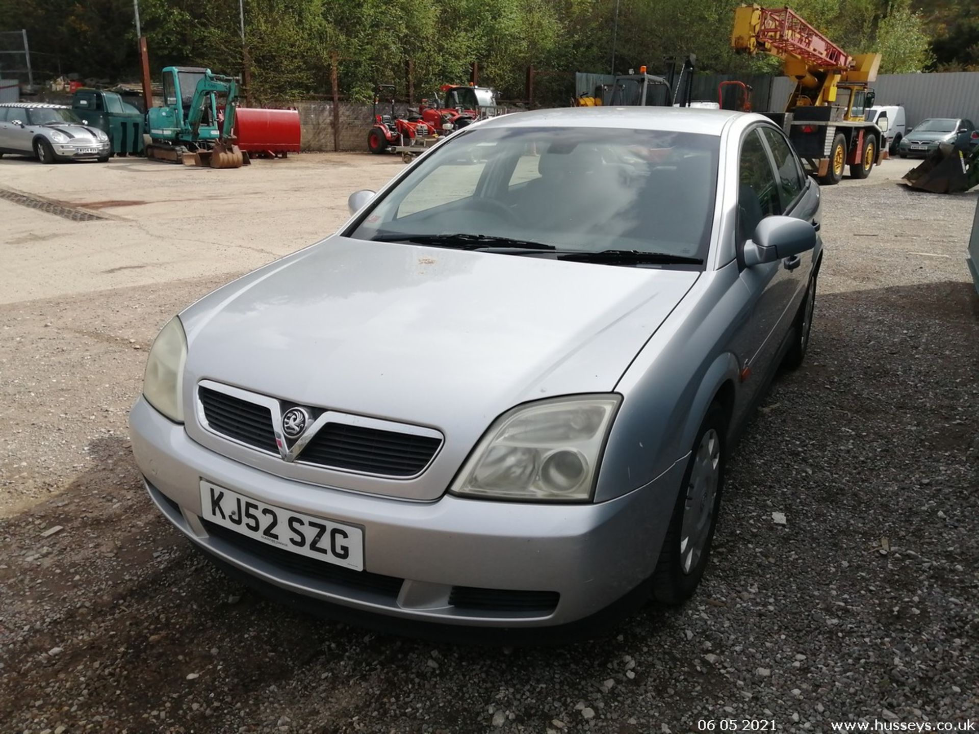 02/52 VAUXHALL VECTRA LS 16V - 2198cc 5dr Hatchback (Silver) - Image 3 of 11