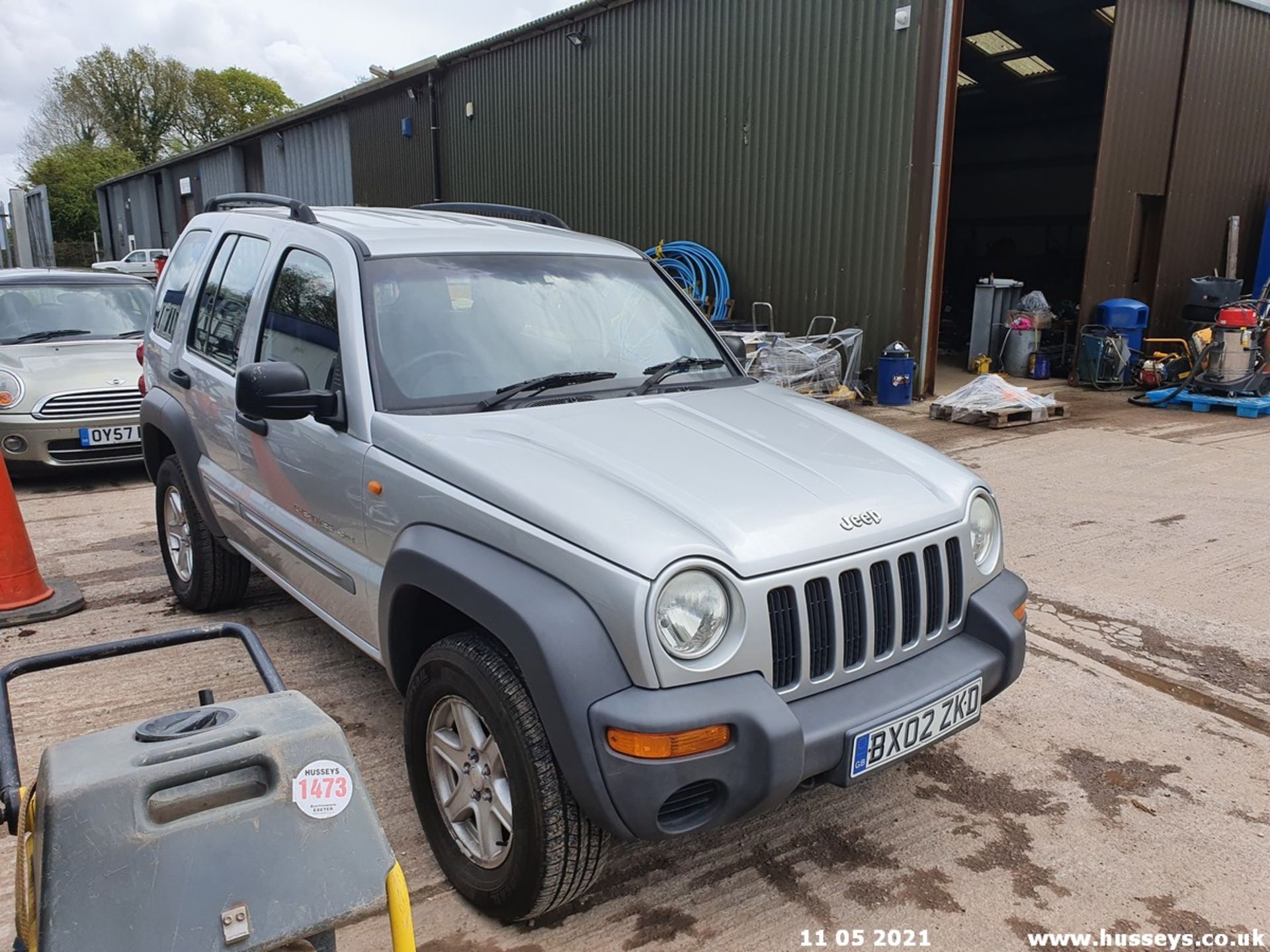 02/02 JEEP CHEROKEE 3.7 SPORT AUTO - 3700cc 5dr Estate (Silver, 78k) - Image 9 of 14