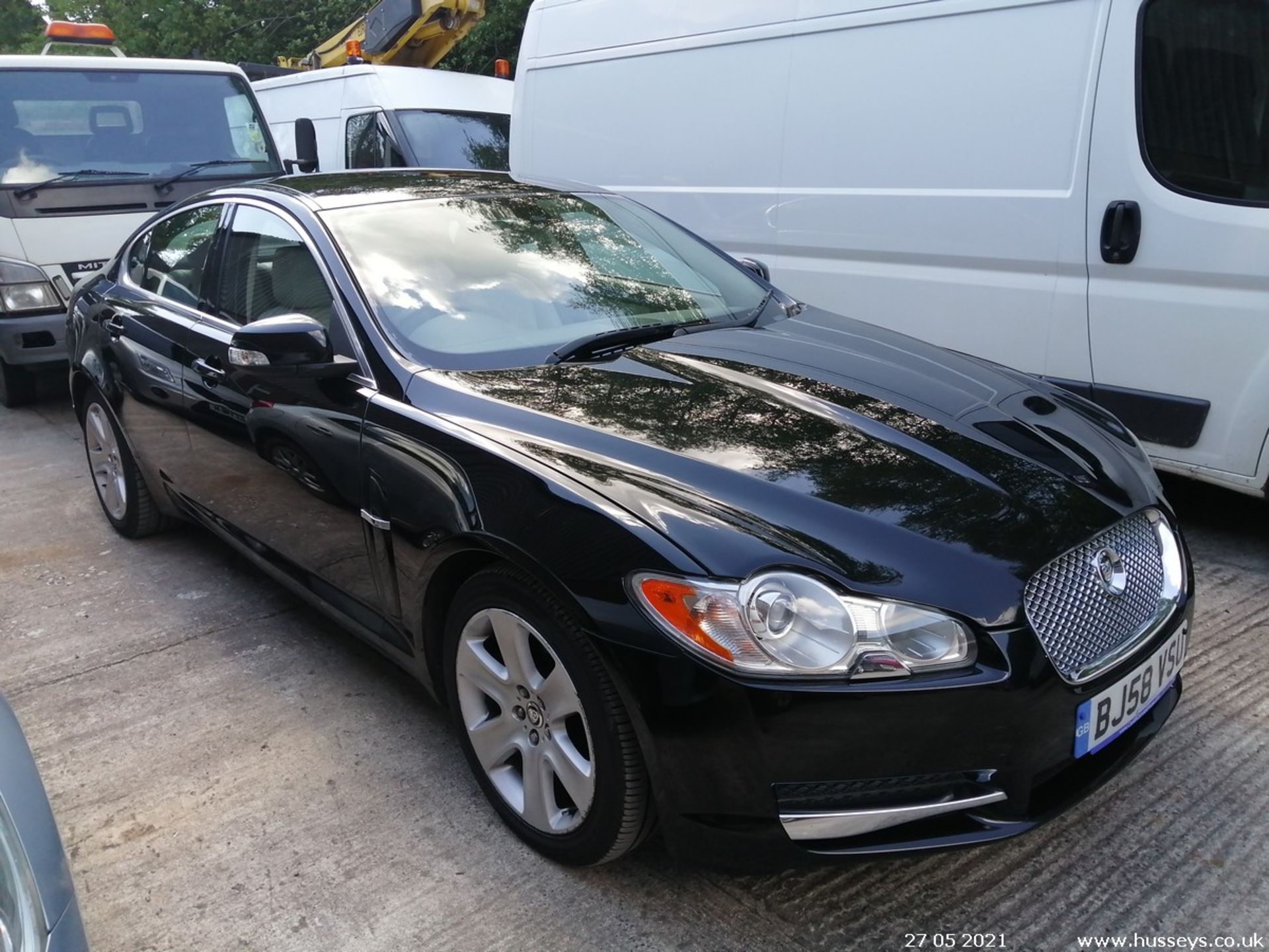 08/58 JAGUAR XF PREMIUM LUXURY D V6 A - 2720cc 4dr Saloon (Black, 103k) - Image 7 of 11