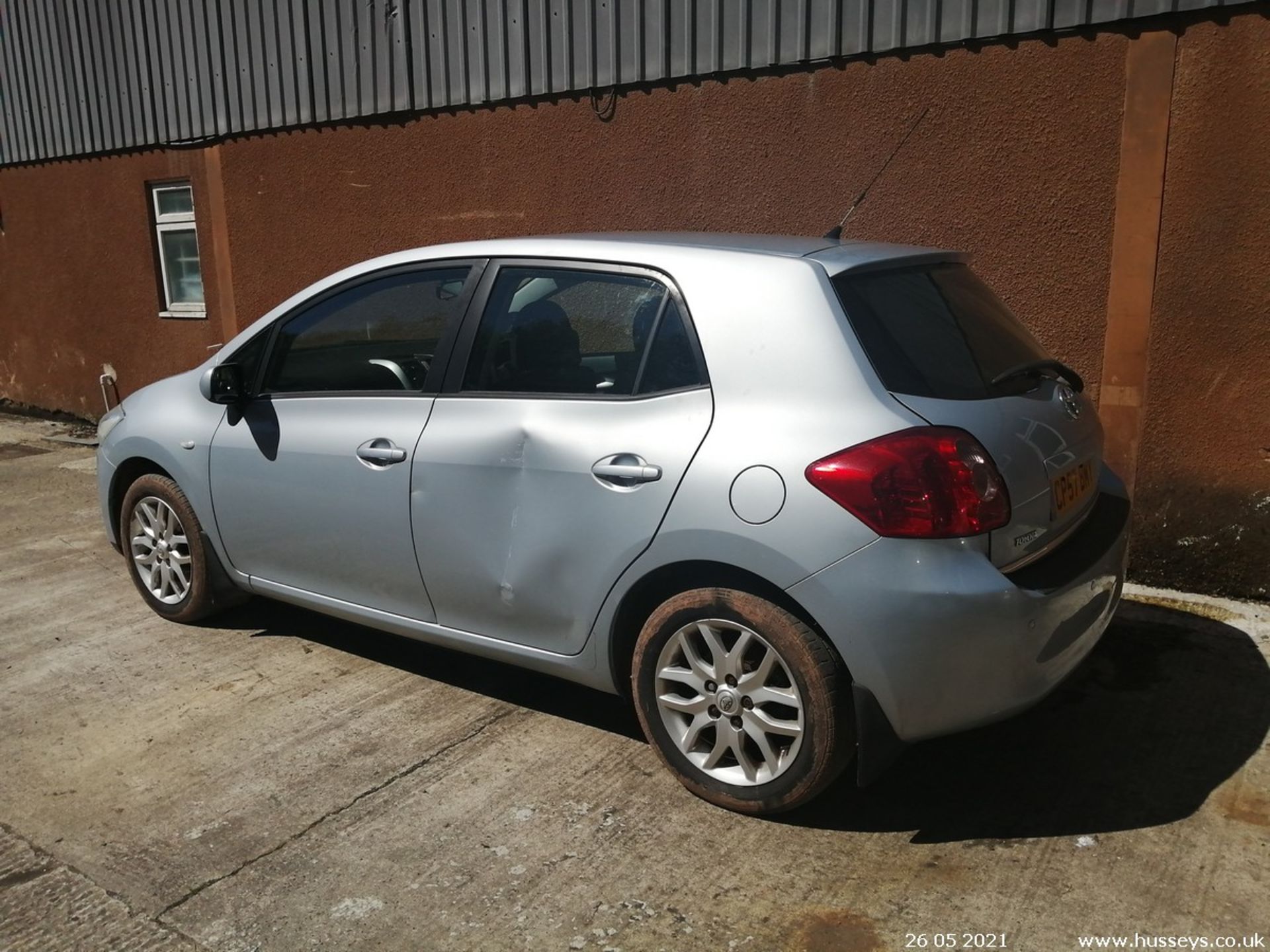 07/57 TOYOTA AURIS TR VVT-I S-A - 1598cc 5dr Hatchback (Blue) - Image 5 of 10