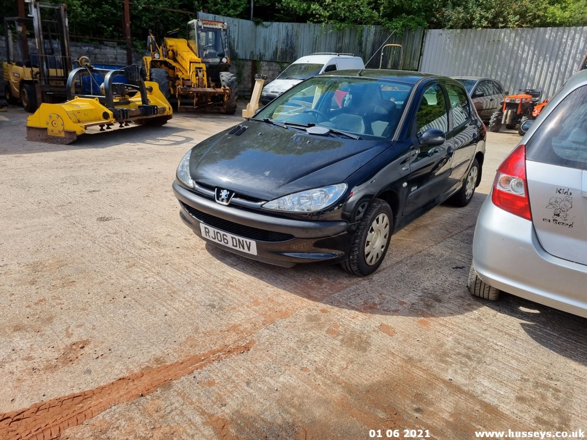 06/06 PEUGEOT 206 URBAN - 1360cc 5dr Hatchback (Black) - Image 12 of 12