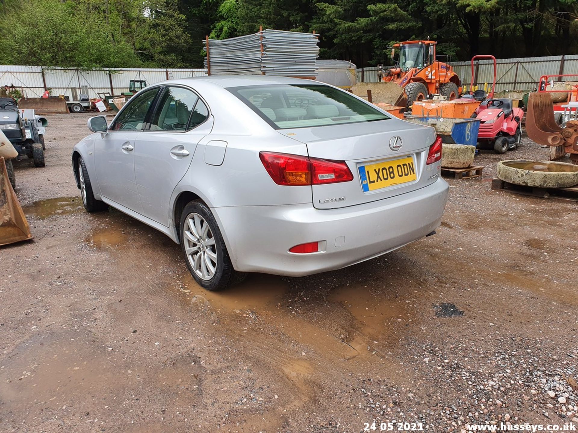 08/08 LEXUS IS 220D SE - 2231cc 4dr Saloon (Silver, 80k) - Image 8 of 14