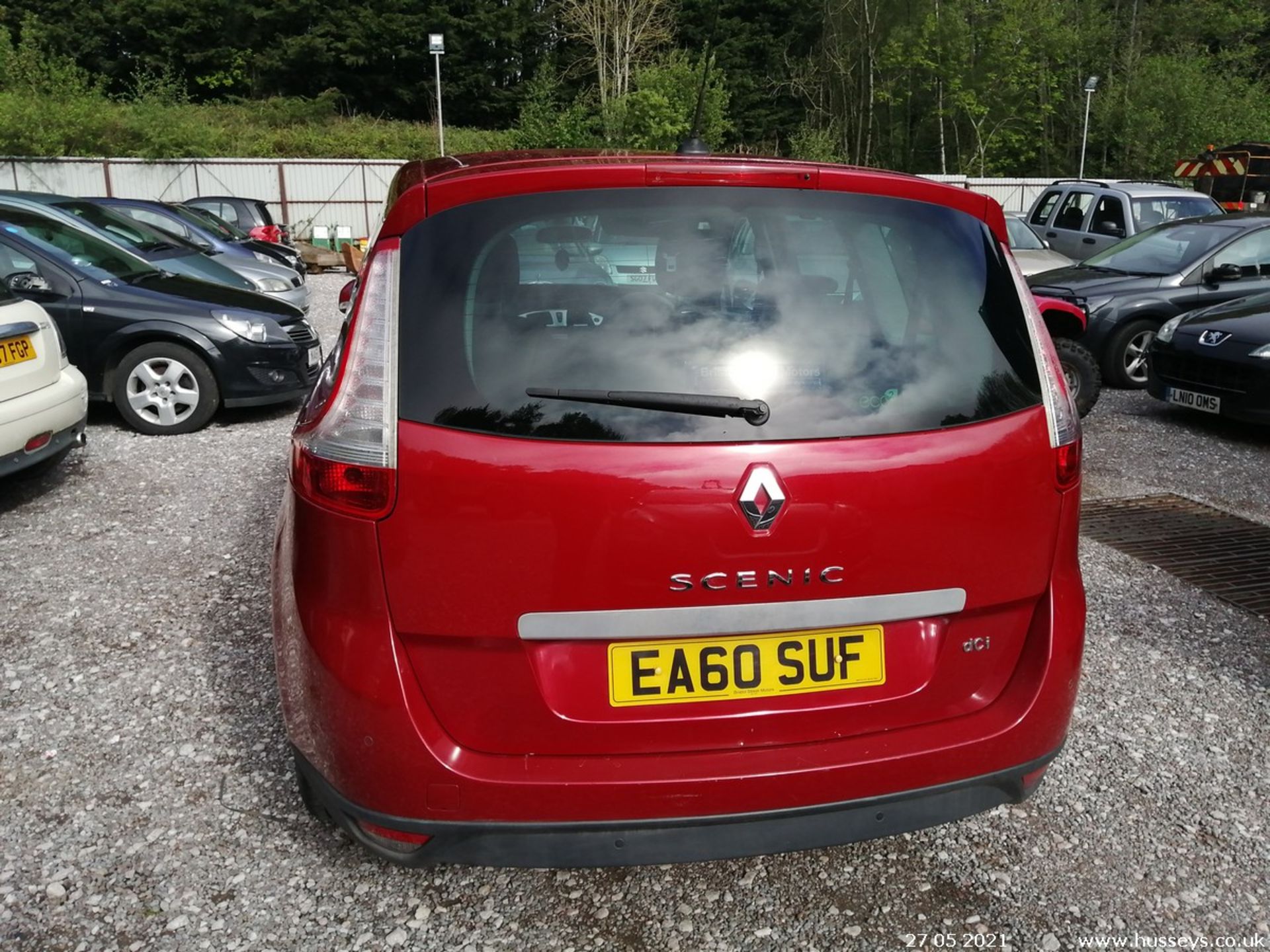 10/60 RENAULT GRD SCENIC PRIV-GE T-T DC - 1461cc 5dr MPV (Red) - Image 6 of 11