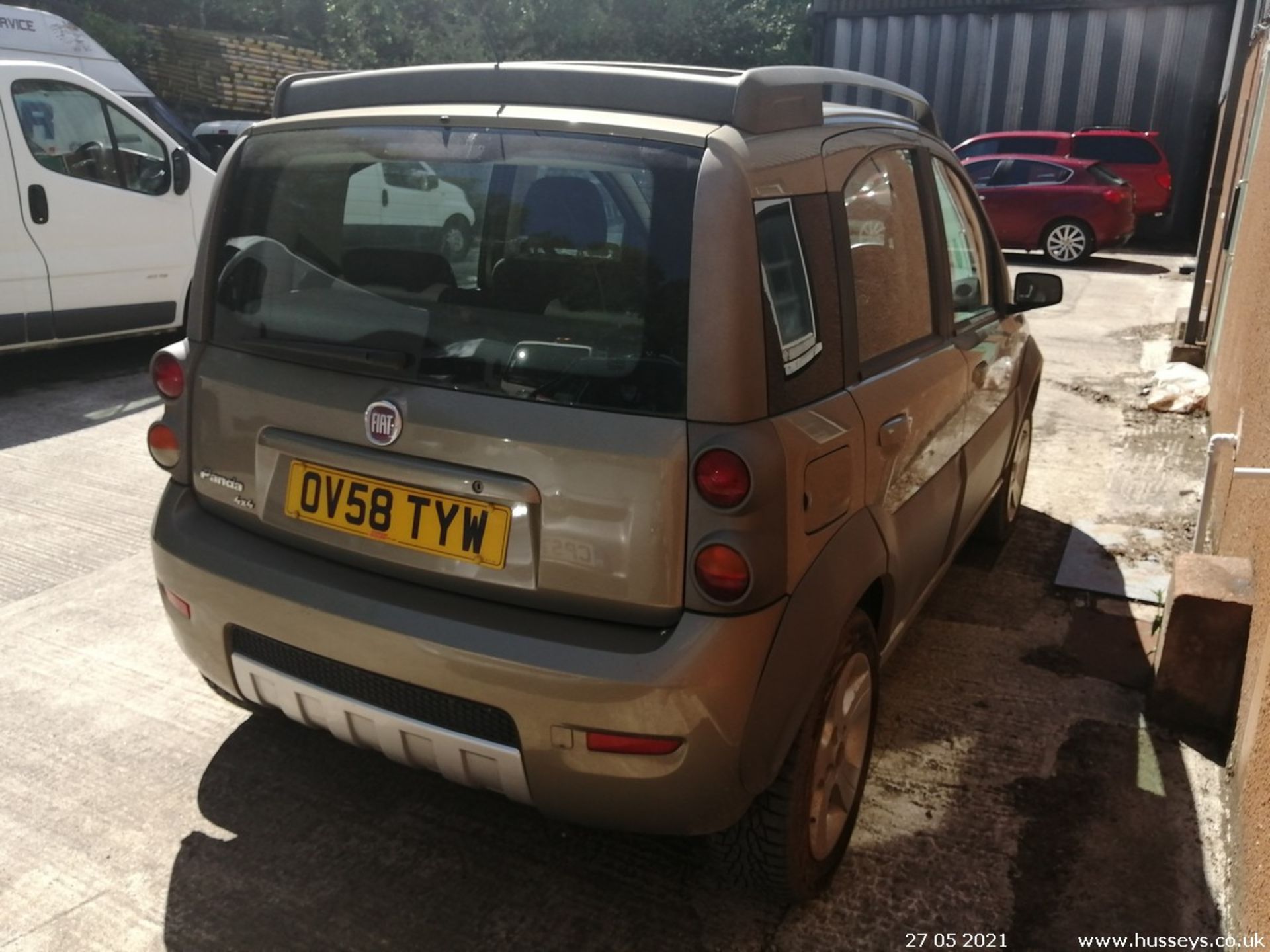 08/58 FIAT PANDA CROSS M-JET 4X4 - 1248cc 5dr Hatchback (Beige) - Image 8 of 12