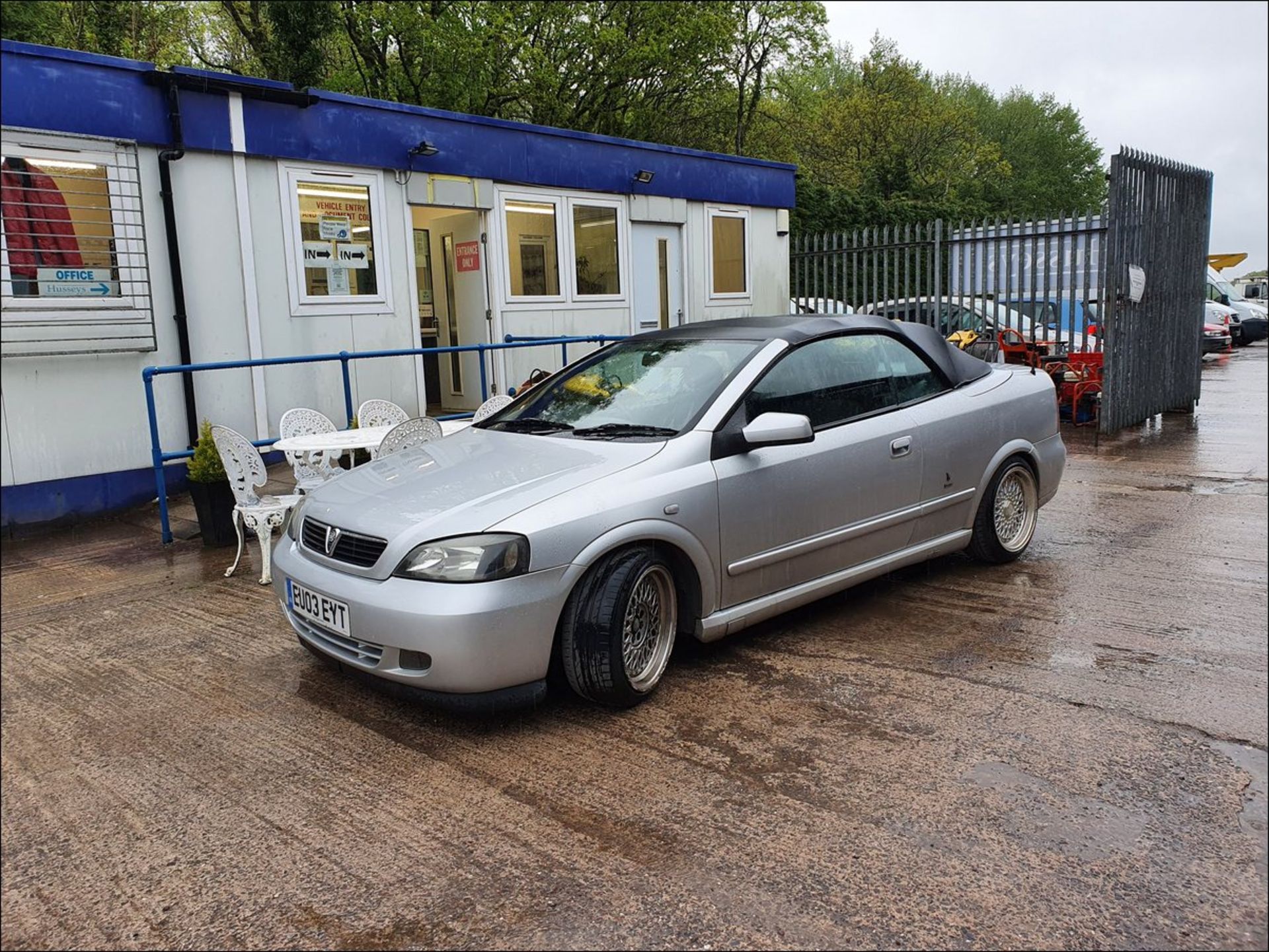 03/03 VAUXHALL ASTRA BERTONE - 1598cc 2dr Convertible (Silver) - Image 6 of 24