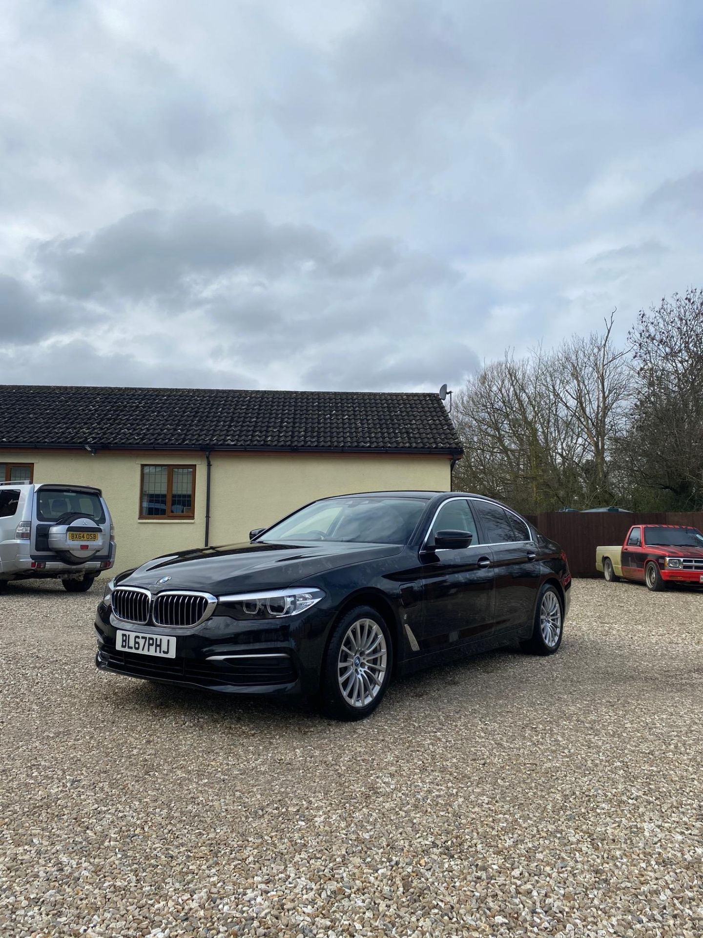 18/67 BMW 530E SE AUTO HYBRID - 1998cc 4dr Saloon (Black, 68k) - Image 9 of 14