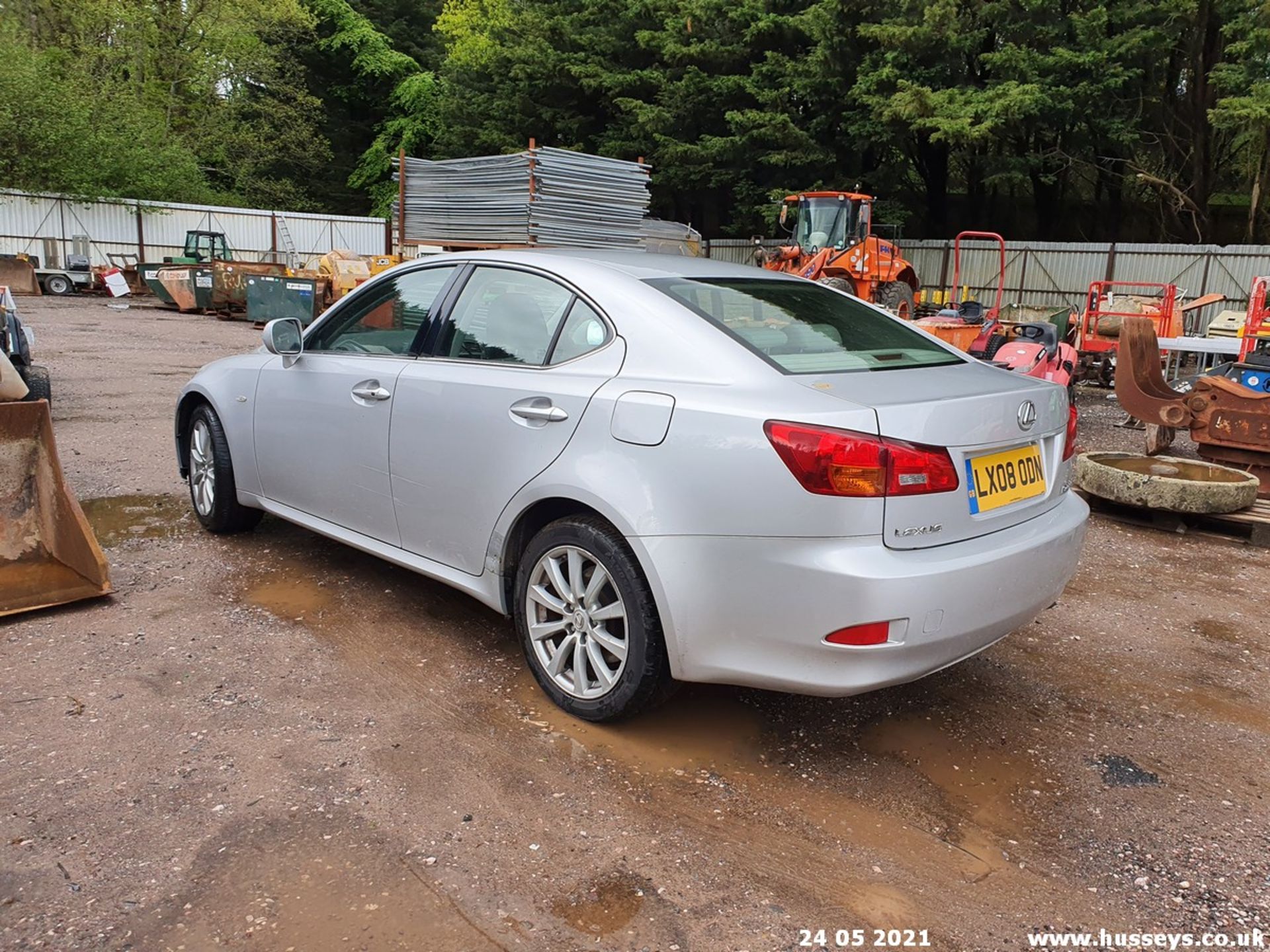 08/08 LEXUS IS 220D SE - 2231cc 4dr Saloon (Silver, 80k) - Image 7 of 14