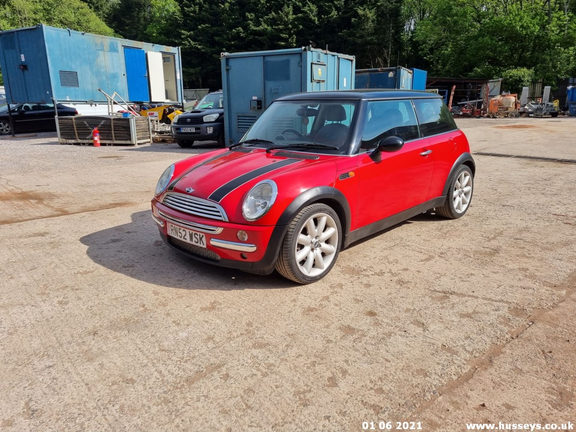 03/52 MINI MINI COOPER - 1598cc 3dr Hatchback (Red, 127k) - Image 5 of 14