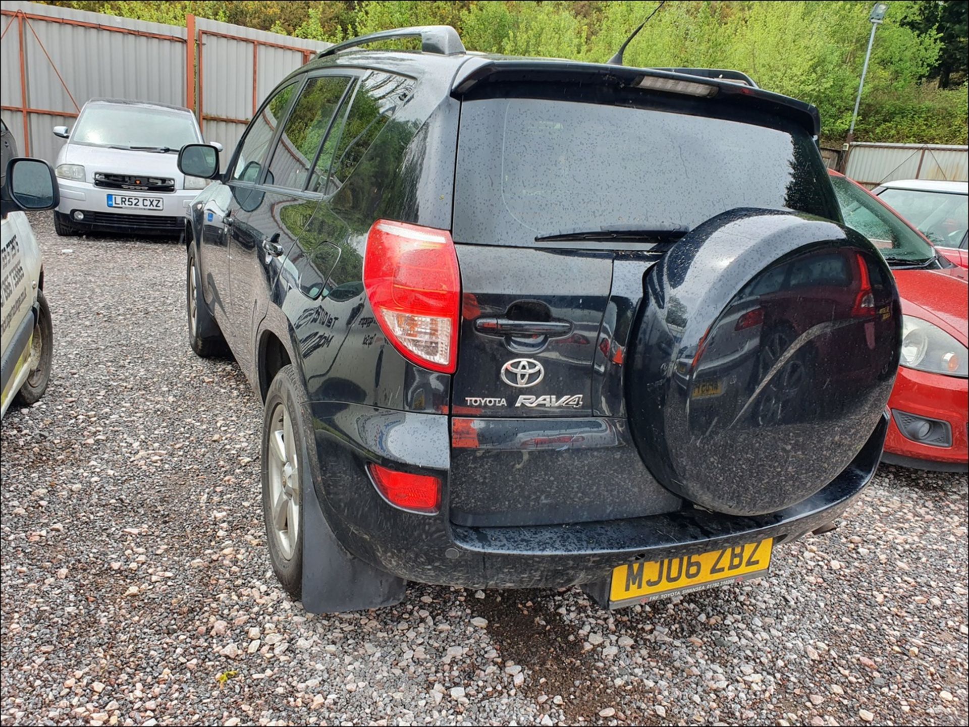 06/06 TOYOTA RAV4 XT3 - 1998cc 5dr Estate (Black, 160k) - Image 4 of 10