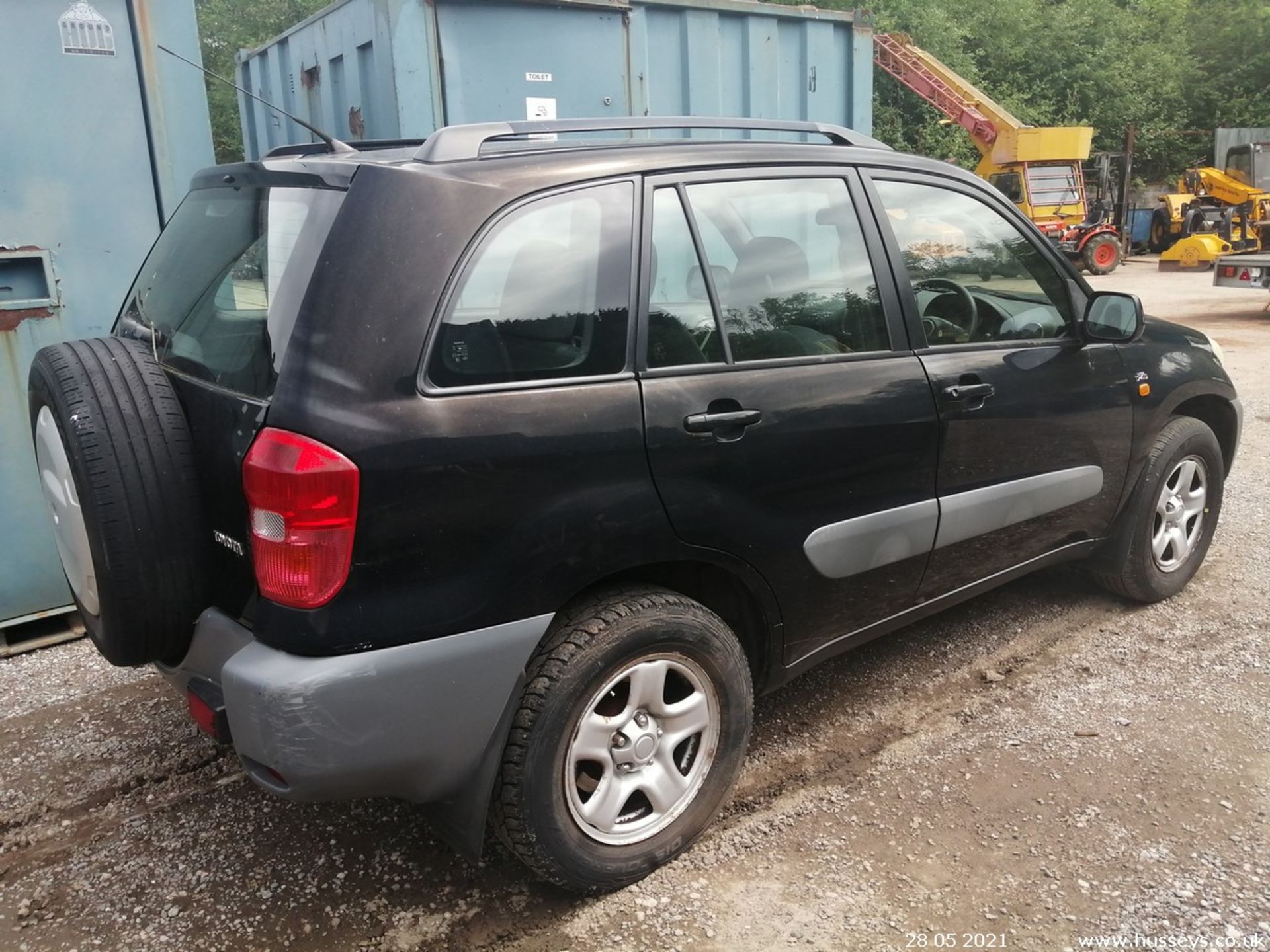 03/53 TOYOTA RAV 4 - 1995cc 5dr Estate (Black, 160k) - Image 4 of 9