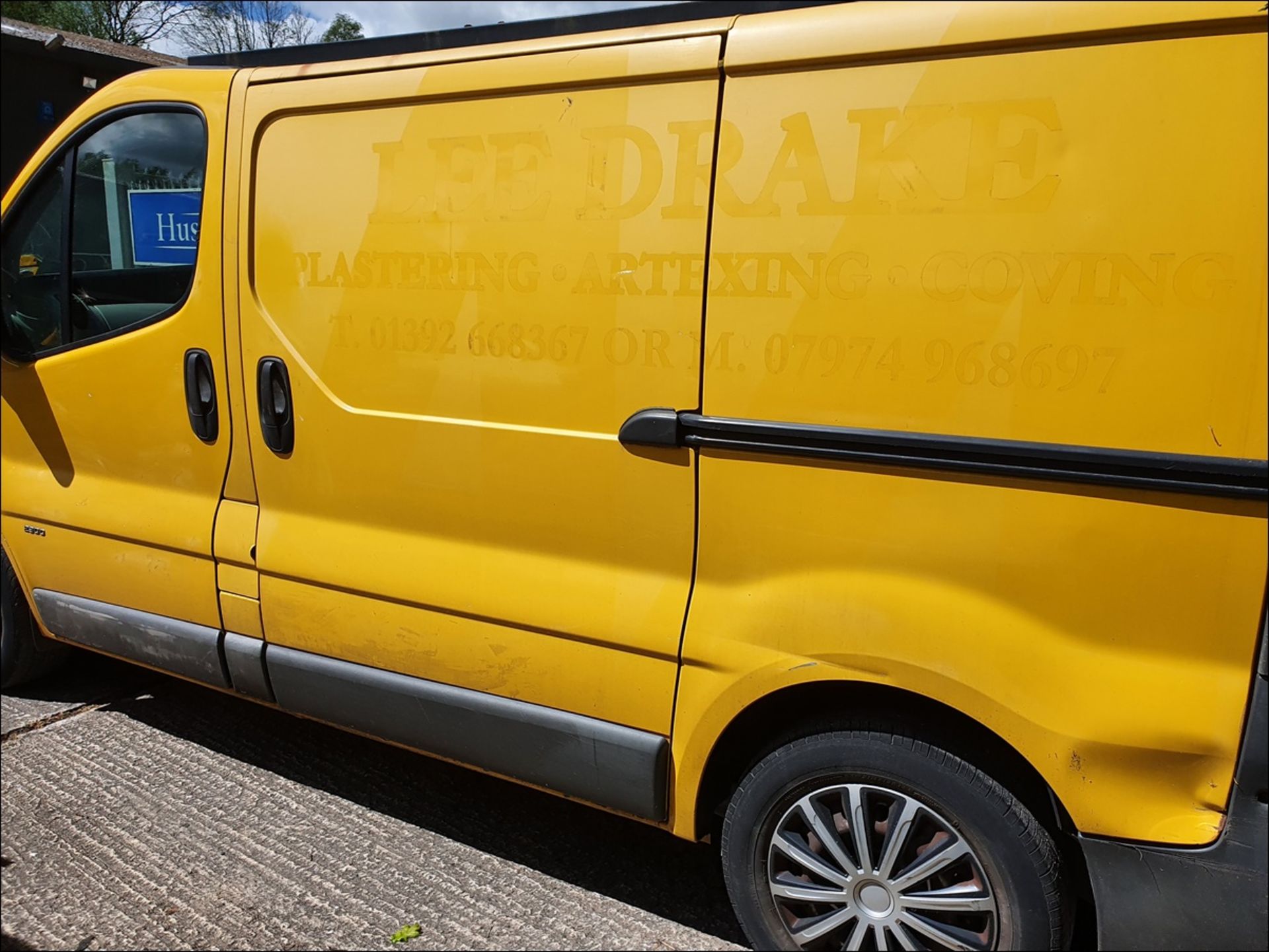 07/07 VAUXHALL VIVARO 2900 CDTI SWB - 1995cc 4dr Van (Yellow, 188k) - Image 4 of 8