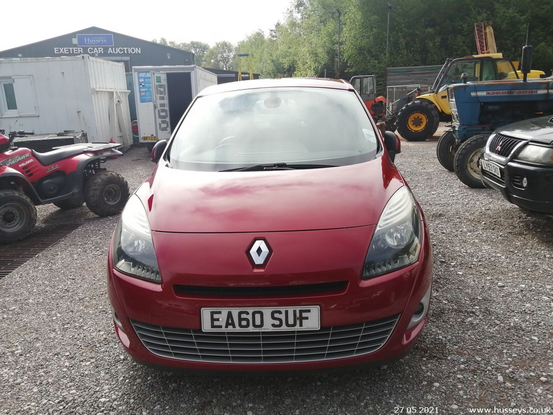 10/60 RENAULT GRD SCENIC PRIV-GE T-T DC - 1461cc 5dr MPV (Red) - Image 2 of 11