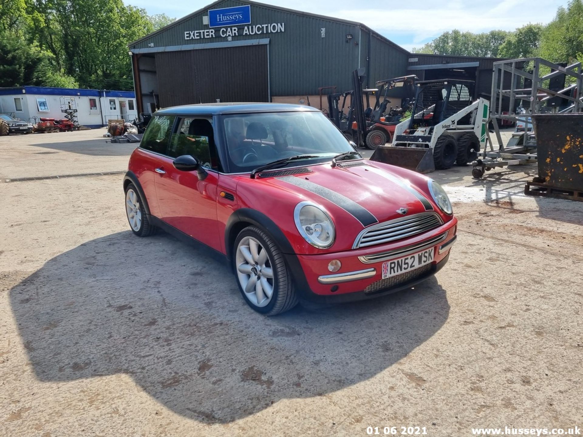 03/52 MINI MINI COOPER - 1598cc 3dr Hatchback (Red, 127k) - Image 3 of 14