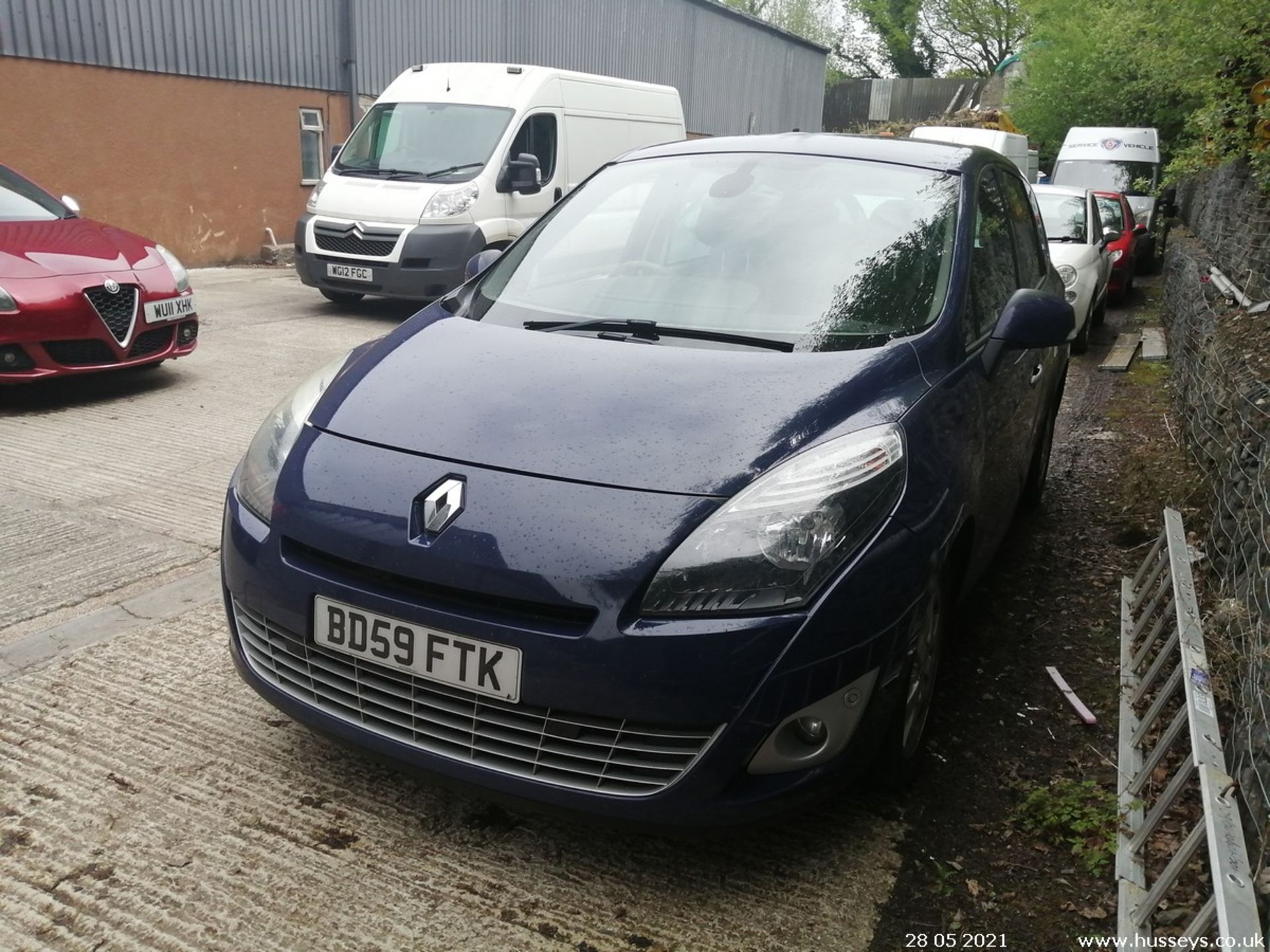 10/59 RENAULT GR SCENIC PR-LEGE DCI 106 - 1461cc 5dr MPV (Blue) - Image 2 of 13