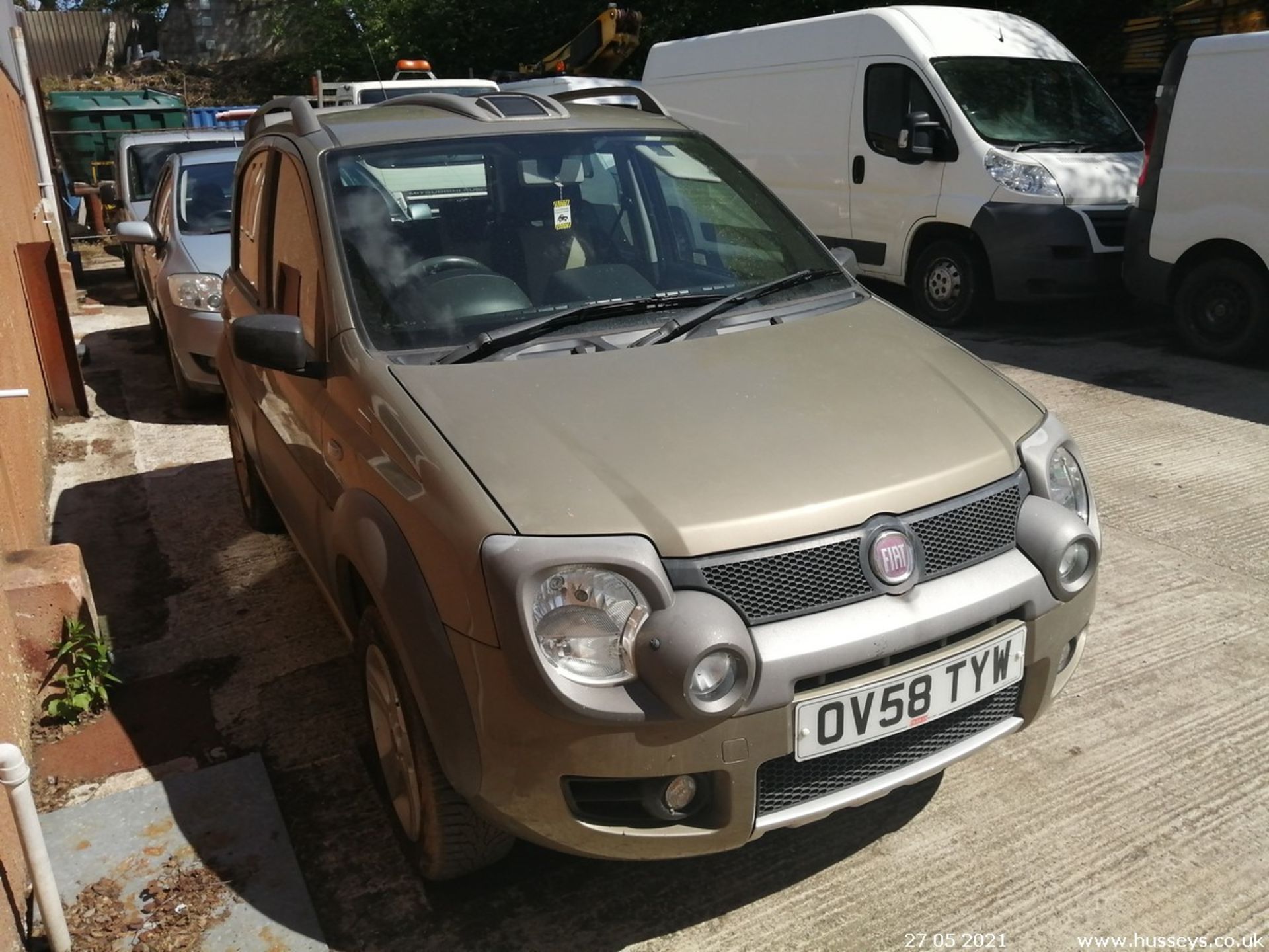 08/58 FIAT PANDA CROSS M-JET 4X4 - 1248cc 5dr Hatchback (Beige) - Image 3 of 12