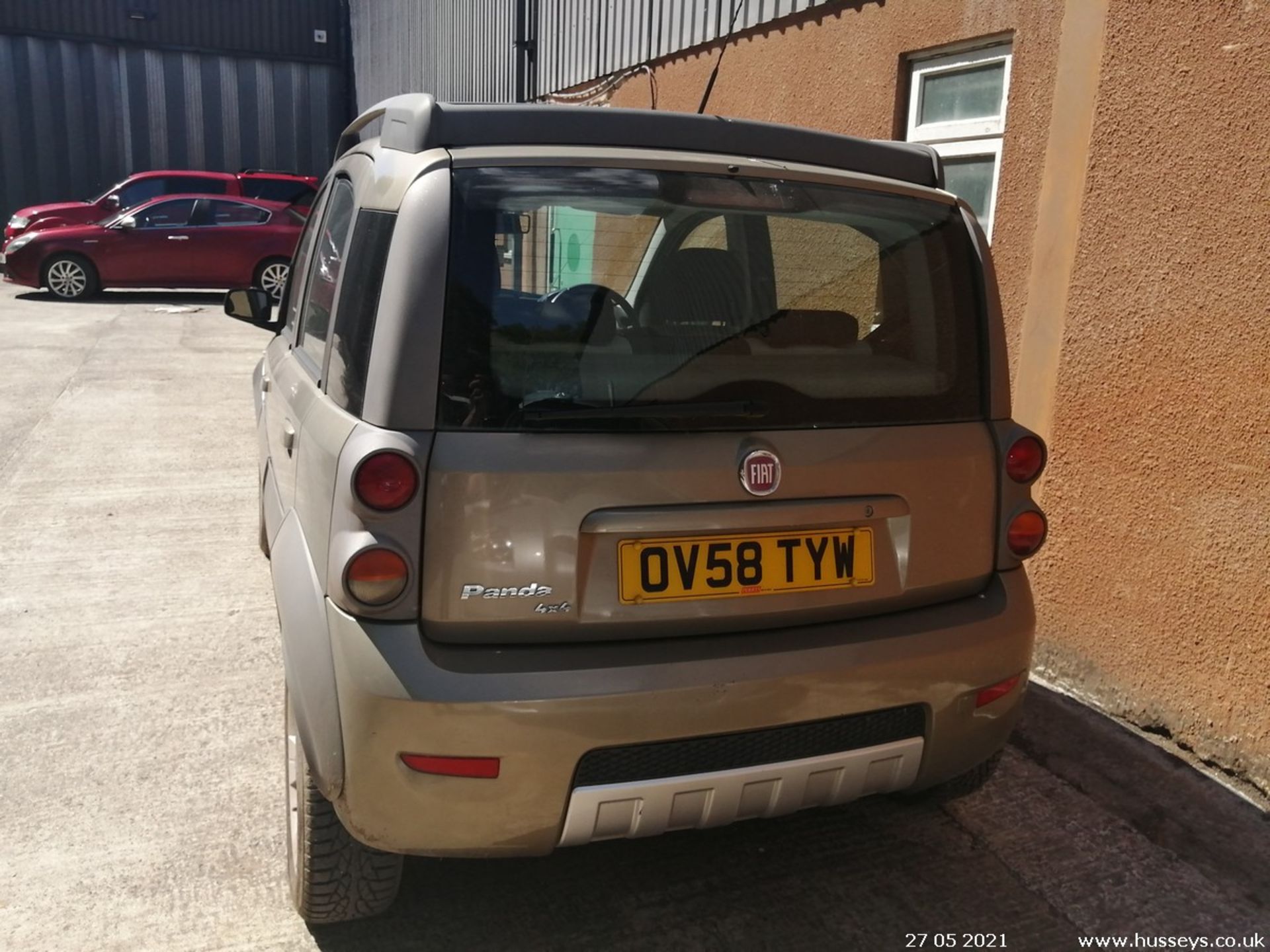 08/58 FIAT PANDA CROSS M-JET 4X4 - 1248cc 5dr Hatchback (Beige) - Image 7 of 12