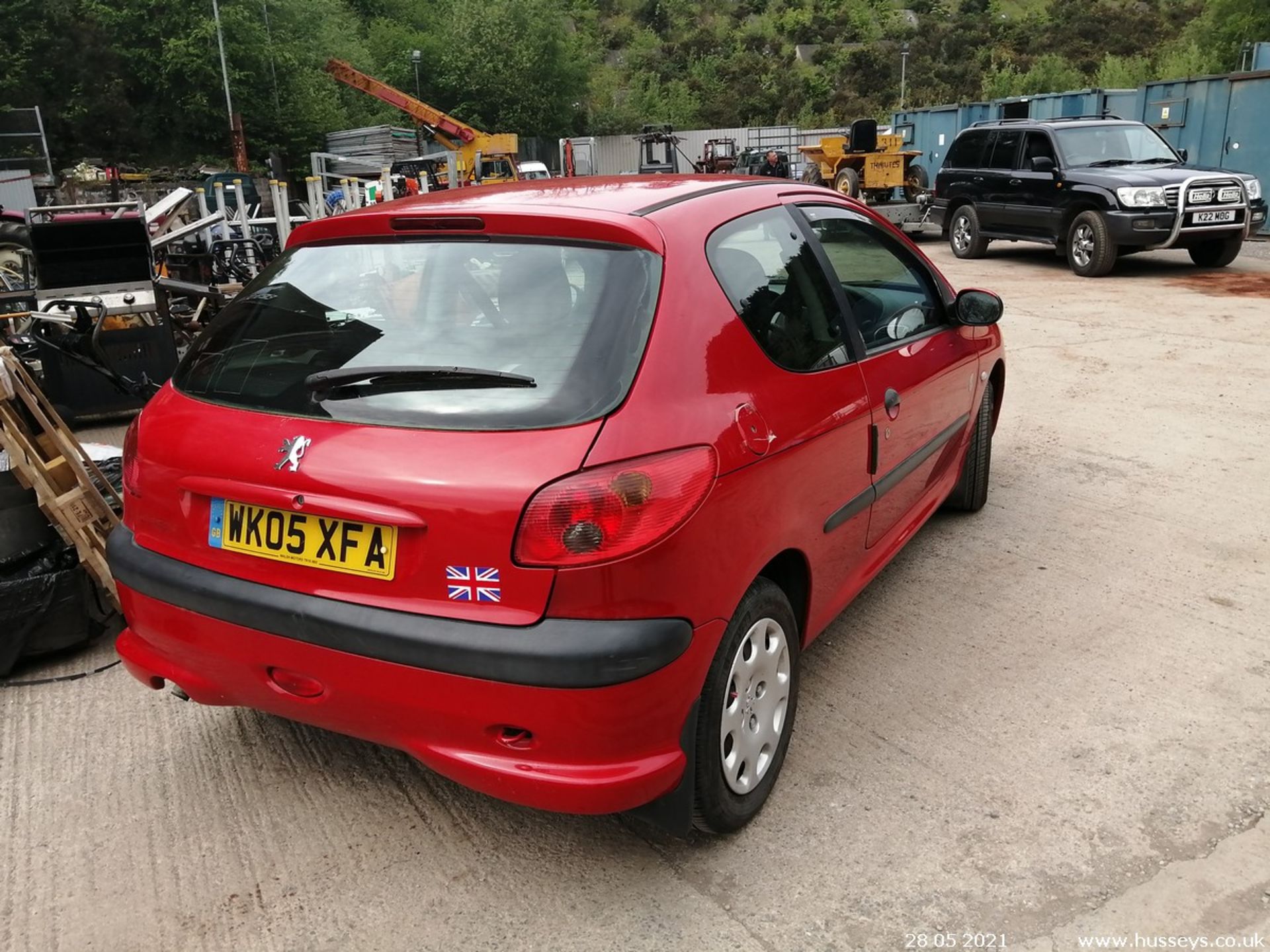 05/05 PEUGEOT 206 INDEPENDENCE - 1124cc 3dr Hatchback (Red, 95k) - Image 7 of 12