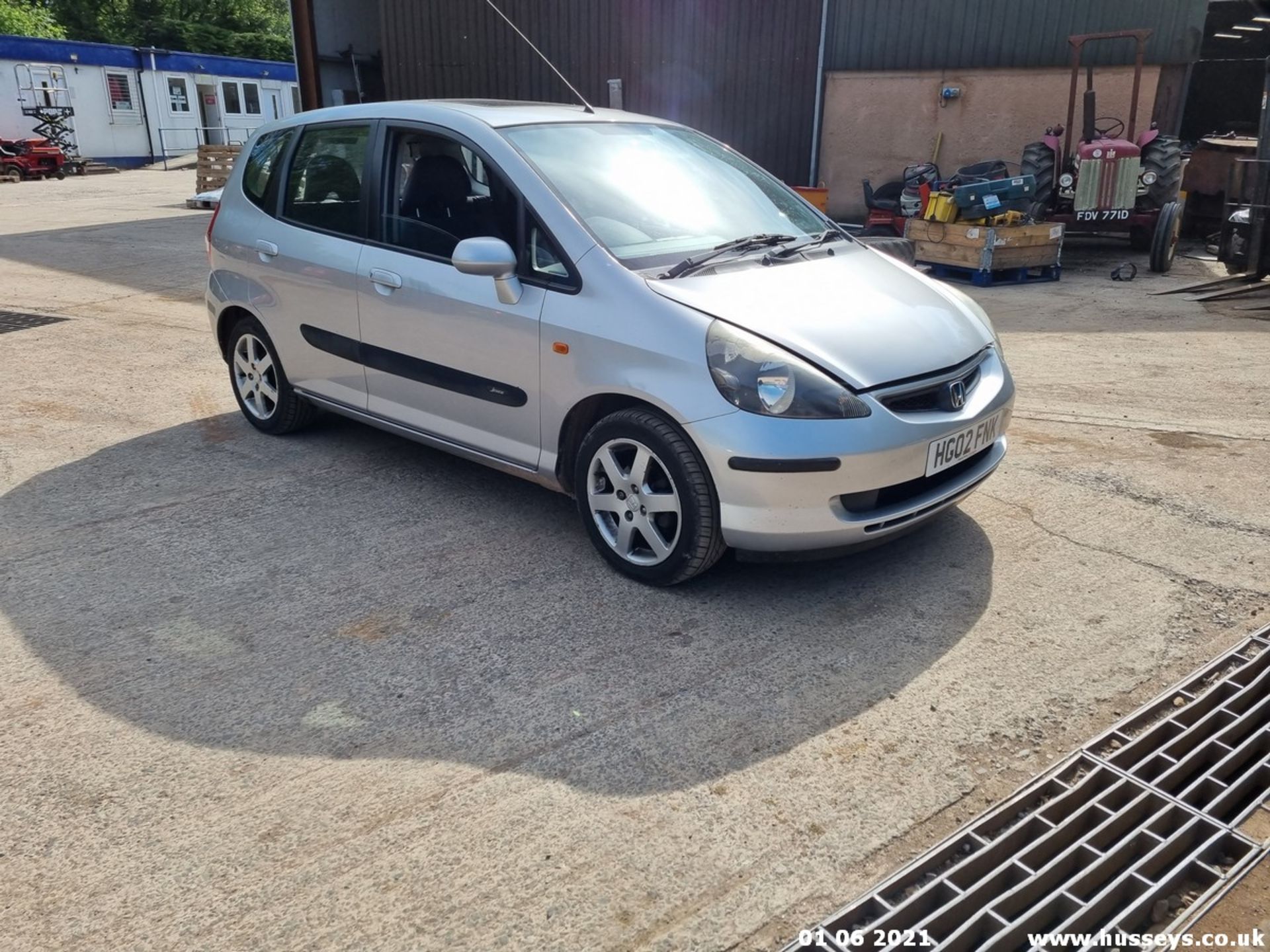 02/02 HONDA JAZZ SE SPORT - 1339cc 5dr Hatchback (Silver, 109k) - Image 3 of 13