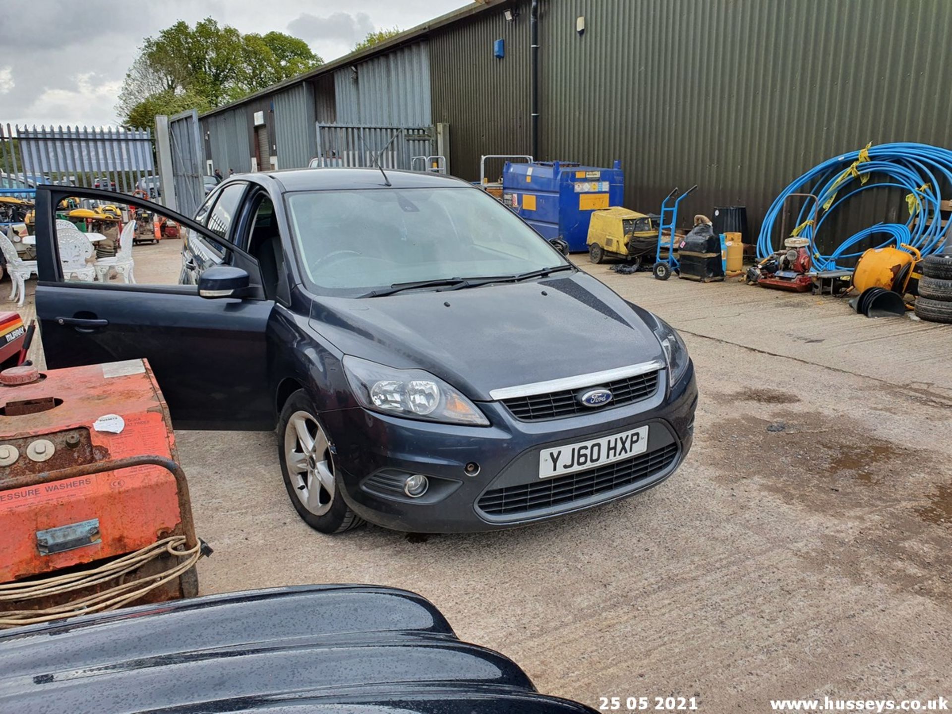 11/60 FORD FOCUS ZETEC - 1596cc 5dr Hatchback (Grey, 141k) - Image 10 of 11