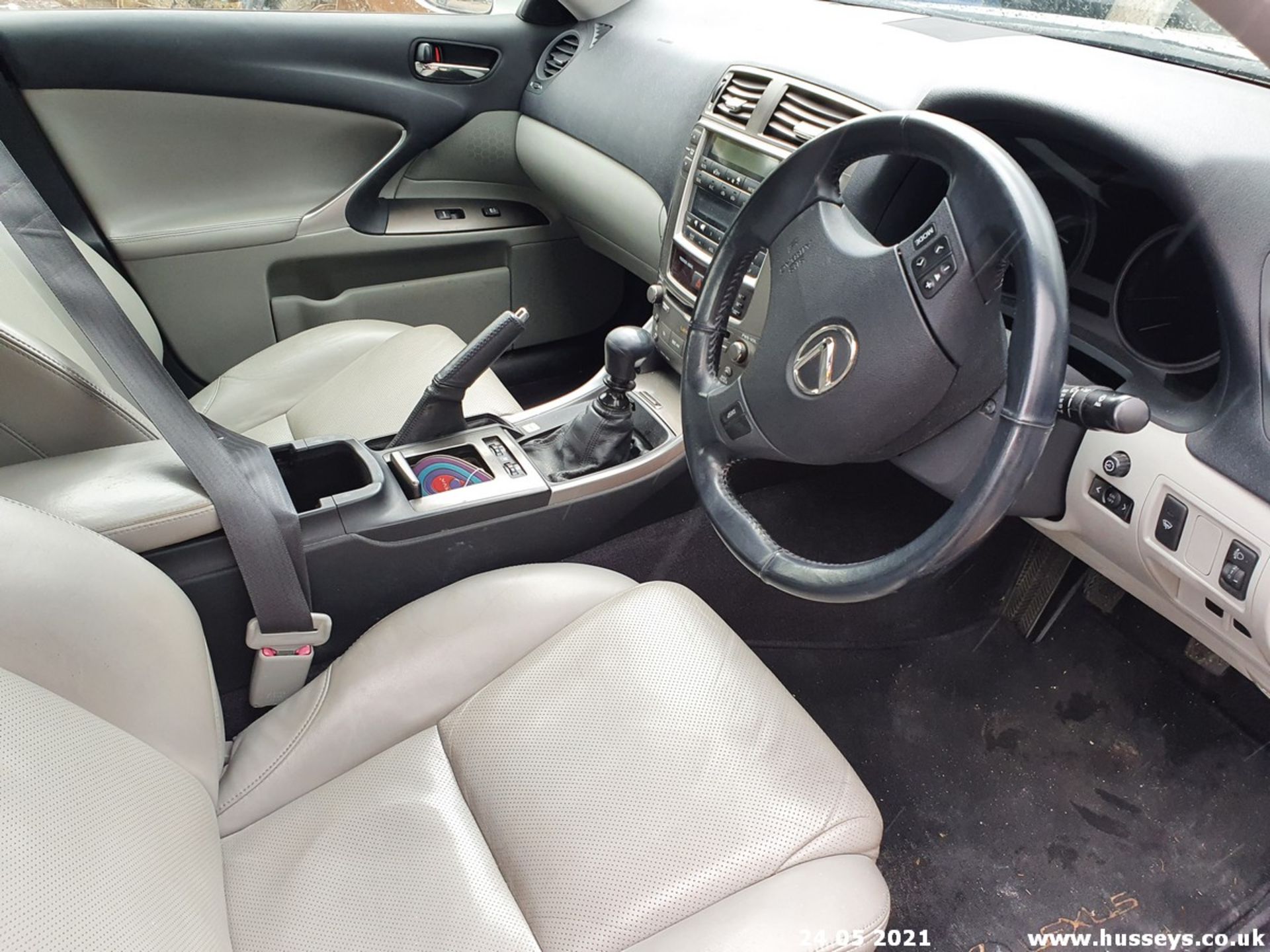 08/08 LEXUS IS 220D SE - 2231cc 4dr Saloon (Silver, 80k) - Image 11 of 14