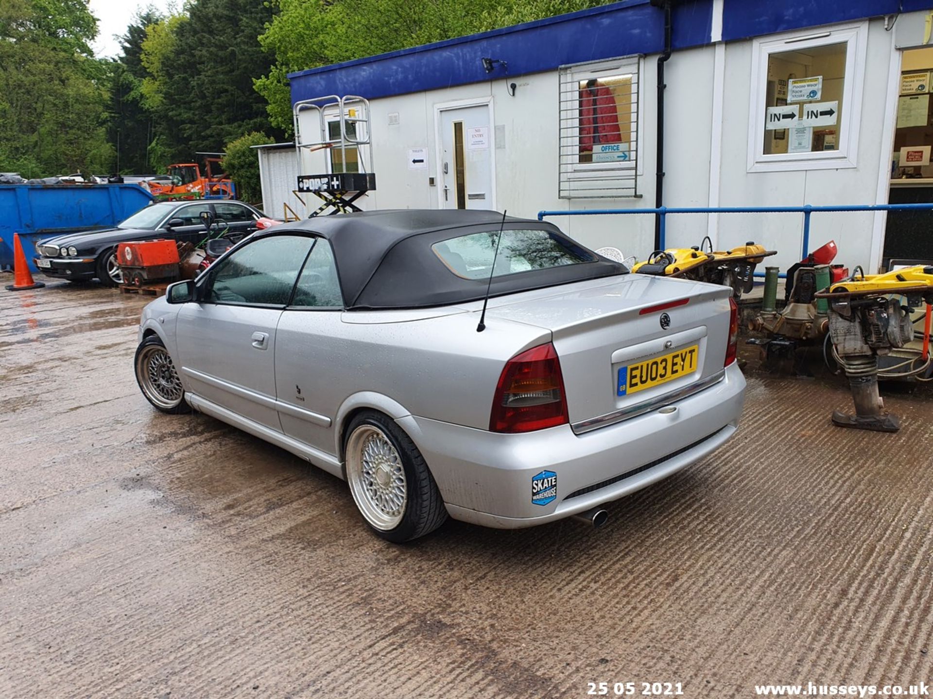 03/03 VAUXHALL ASTRA BERTONE - 1598cc 2dr Convertible (Silver) - Image 10 of 24