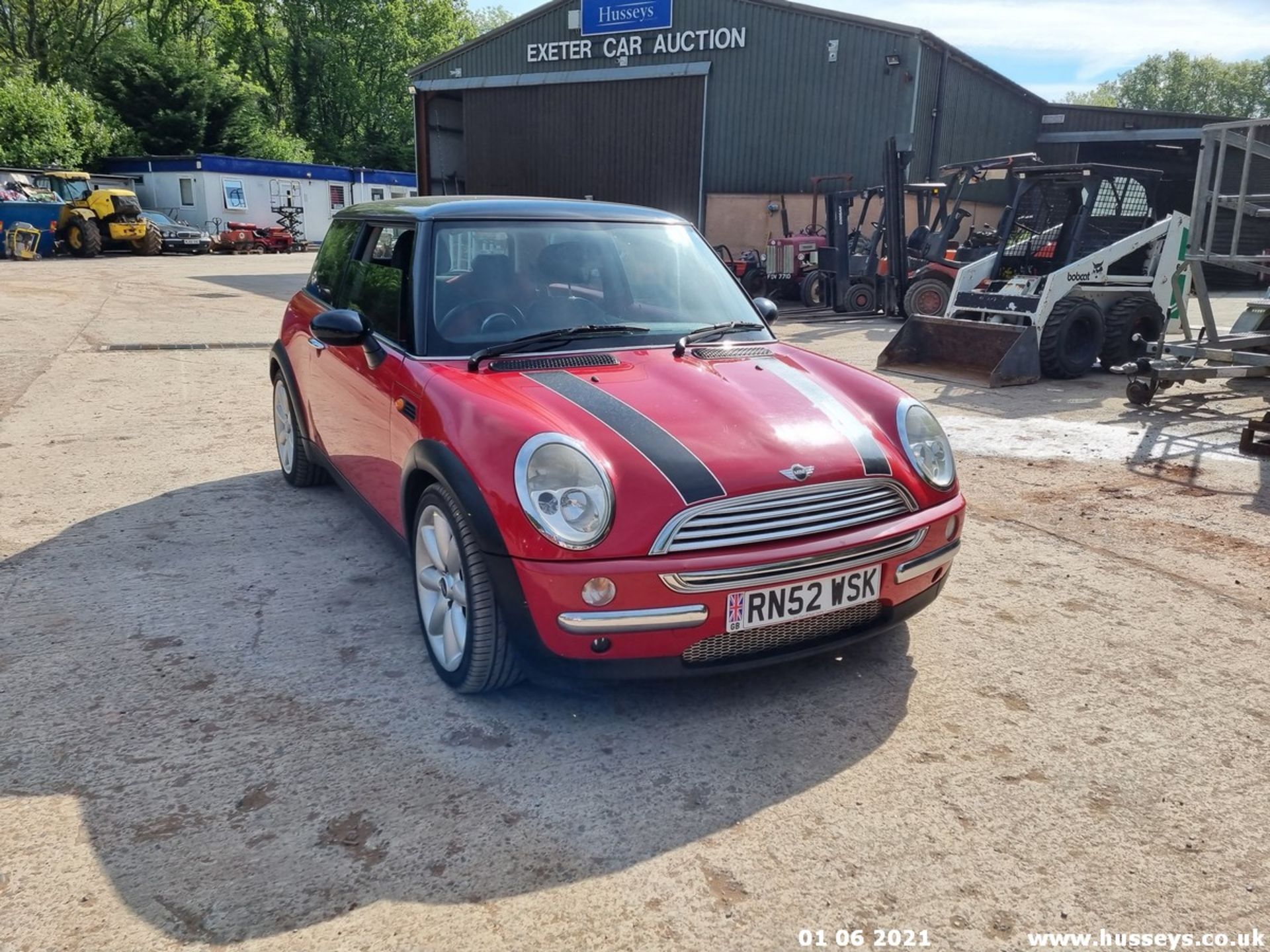 03/52 MINI MINI COOPER - 1598cc 3dr Hatchback (Red, 127k) - Image 4 of 14