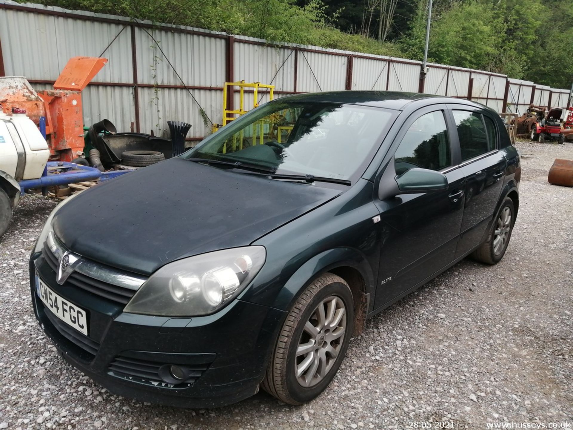 04/54 VAUXHALL ASTRA ELITE - 1796cc 5dr Hatchback (Green) - Image 2 of 13