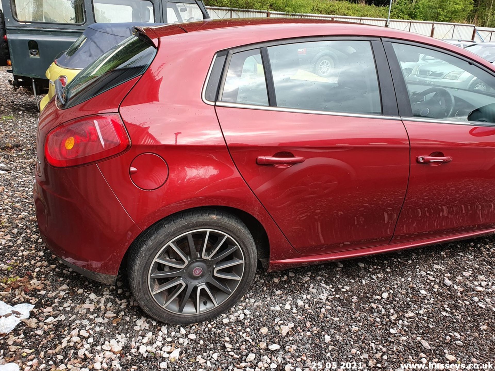 07/57 FIAT BRAVO SPORT TJET 150 - 1368cc 5dr Hatchback (Red, 94k) - Image 7 of 11