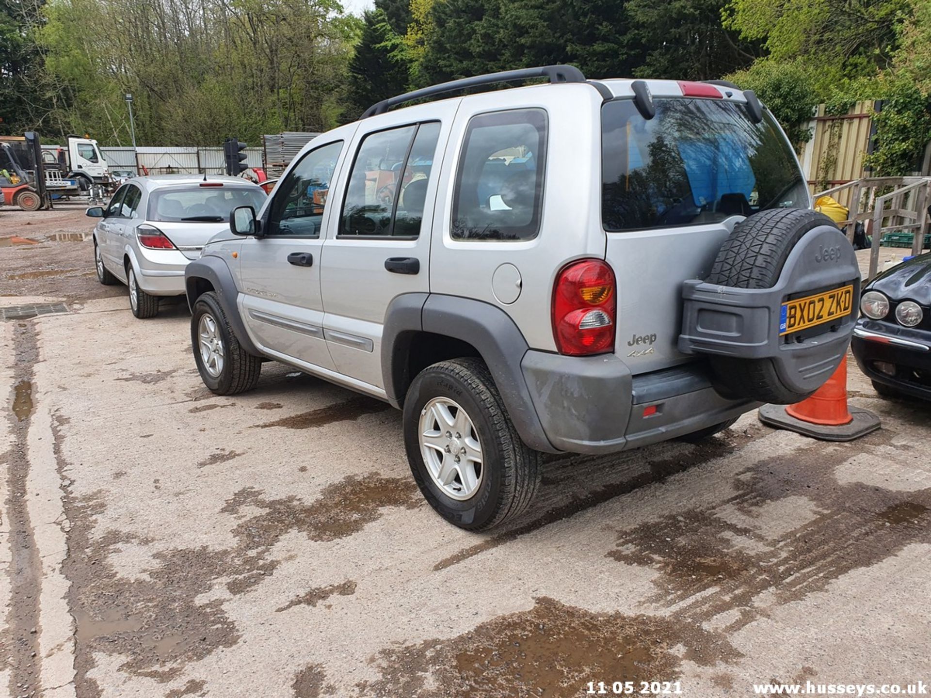 02/02 JEEP CHEROKEE 3.7 SPORT AUTO - 3700cc 5dr Estate (Silver, 78k) - Image 7 of 14