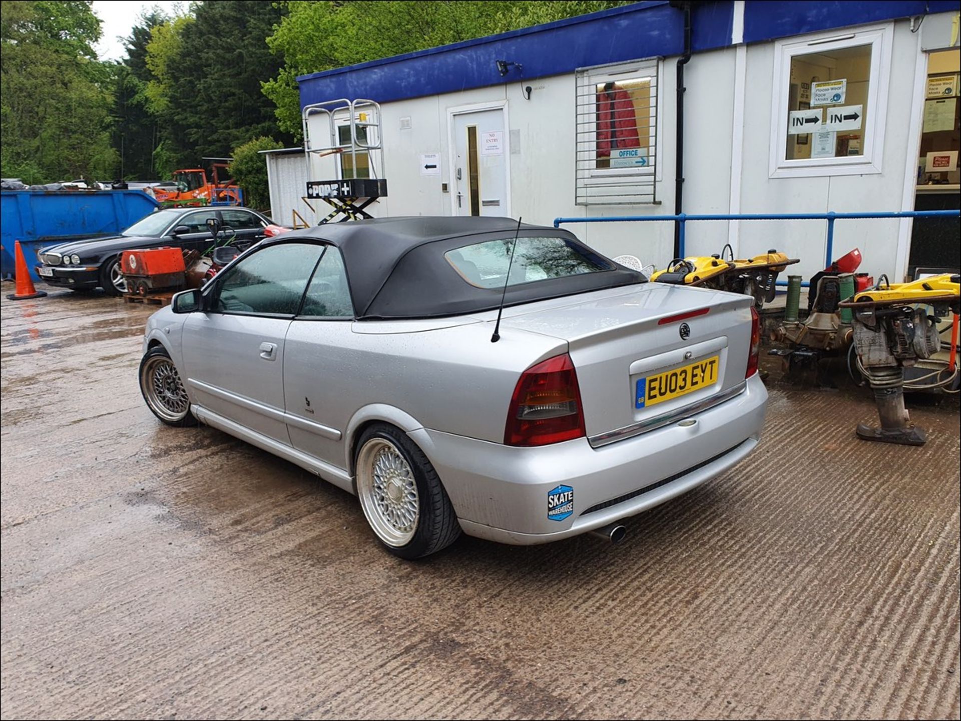 03/03 VAUXHALL ASTRA BERTONE - 1598cc 2dr Convertible (Silver) - Image 11 of 24