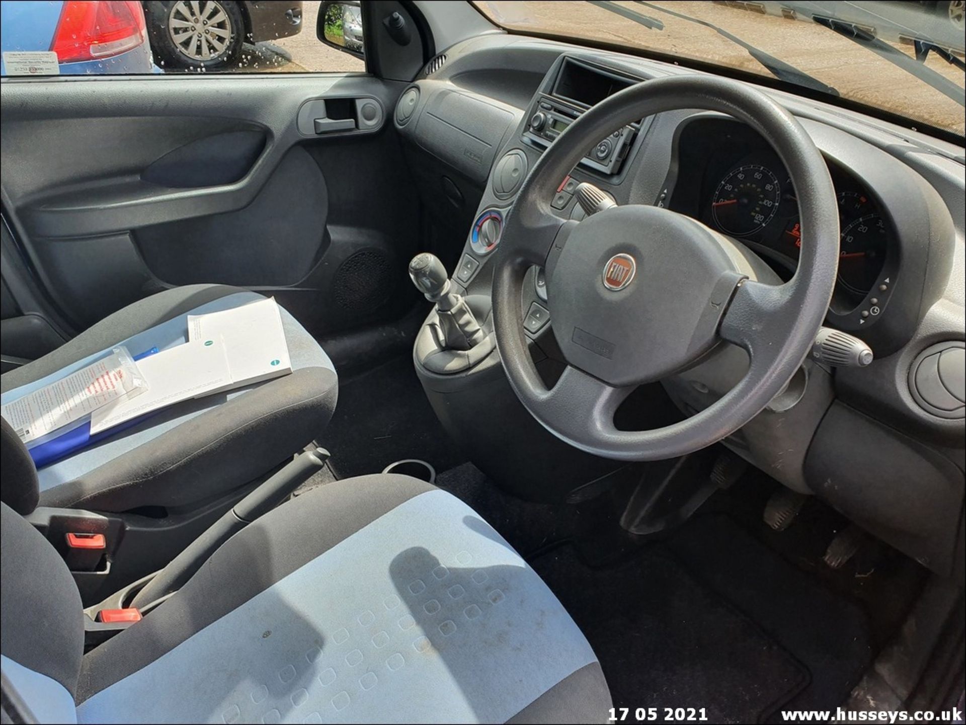 09/09 FIAT PANDA DYNAMIC MULTIJET - 1248cc 5dr Hatchback (Blue, 91k) - Image 8 of 12