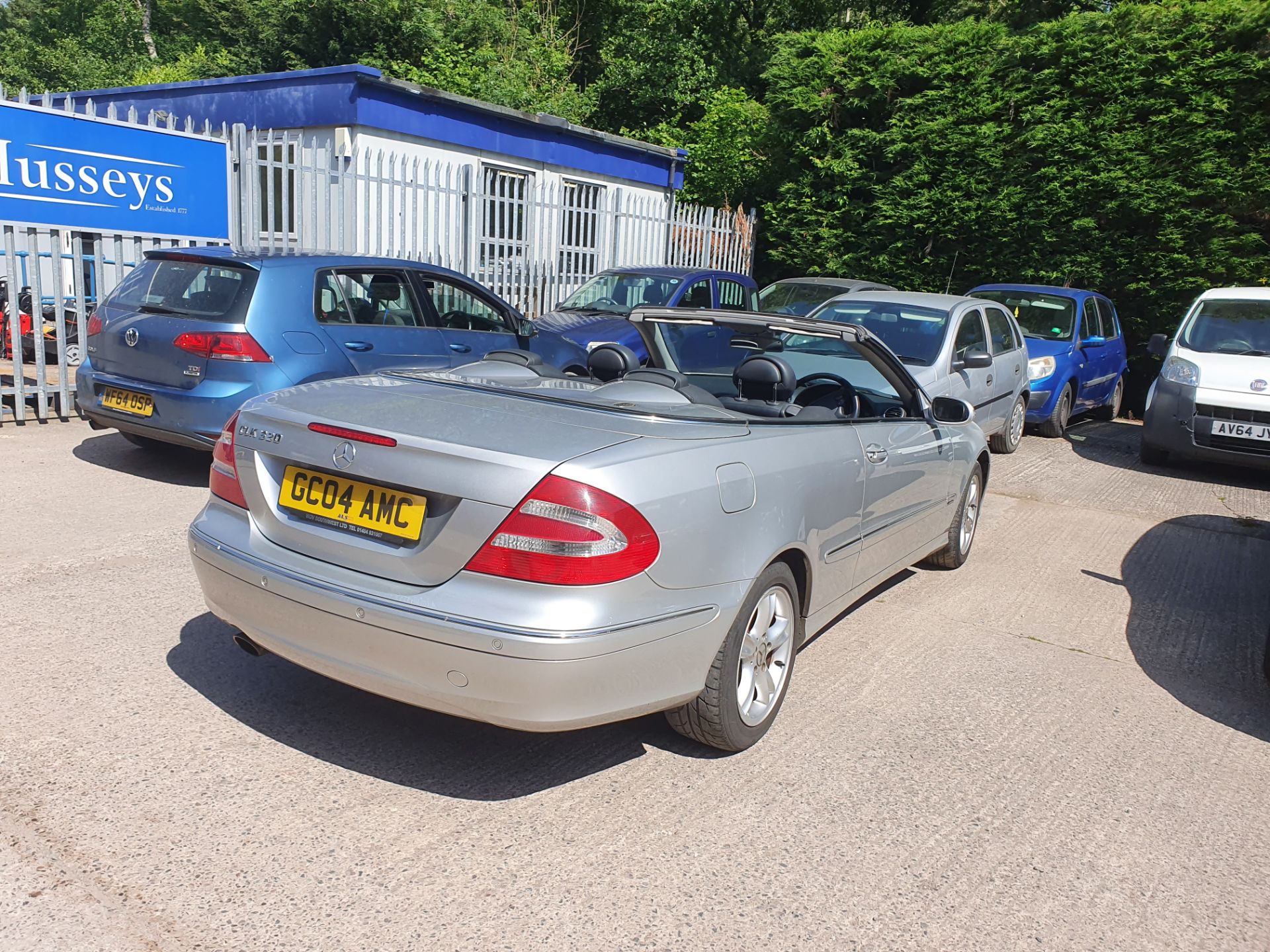 04/04 MERCEDES CLK 320 AVANTGARDE AUTO - 3199cc 2dr Convertible (Silver, 112k) - Image 4 of 8