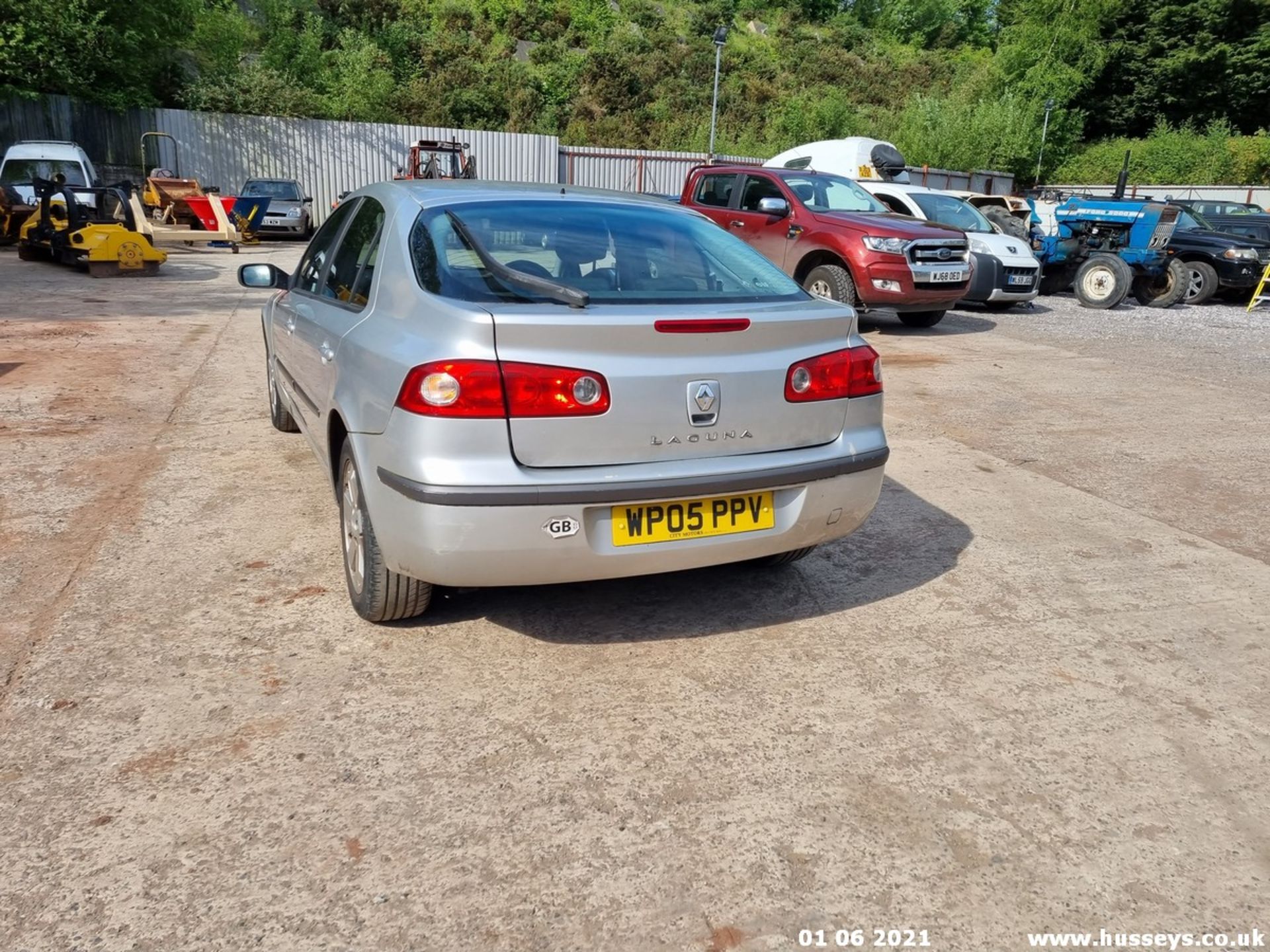 05/05 RENAULT LAGUNA EXPRESSION - 1998cc 5dr Hatchback (Silver, 104k) - Image 6 of 12