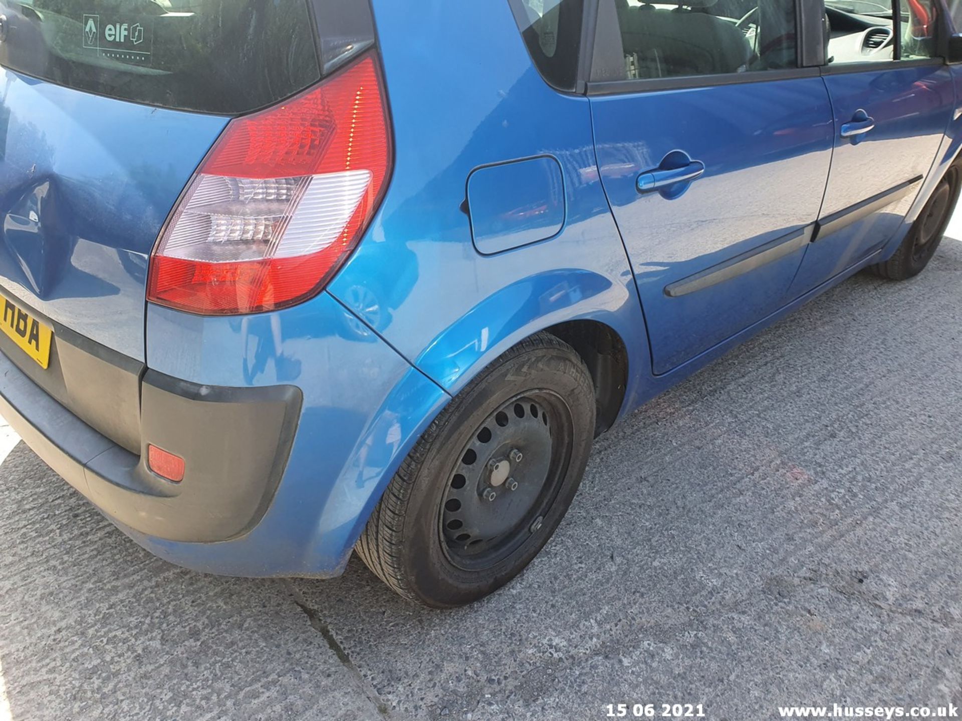 04/04 RENAULT SCENIC - 1598cc 5dr Estate (Blue) - Image 14 of 19