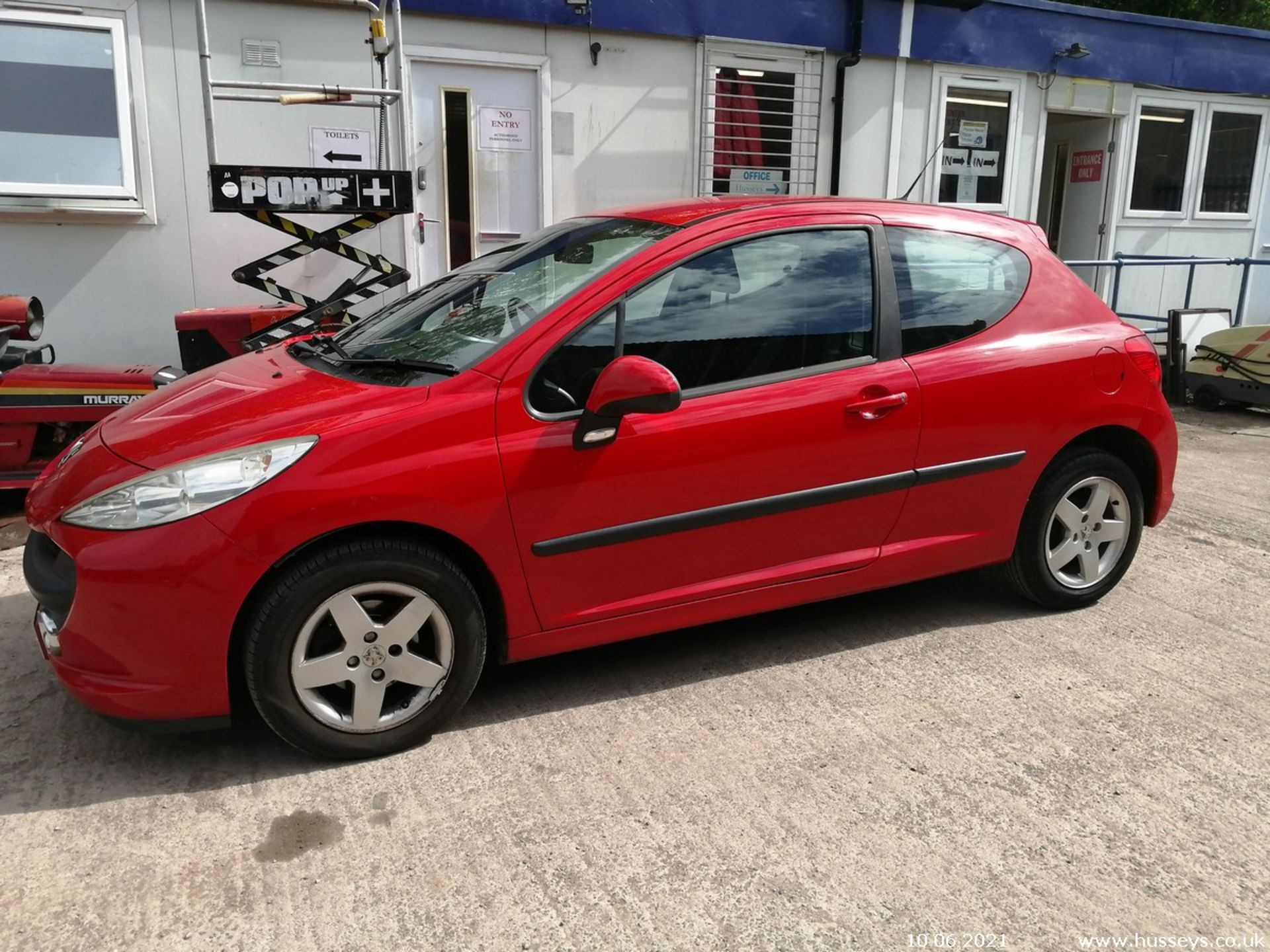 09/59 PEUGEOT 207 VERVE - 1360cc 3dr Hatchback (Red, 89k) - Image 4 of 13