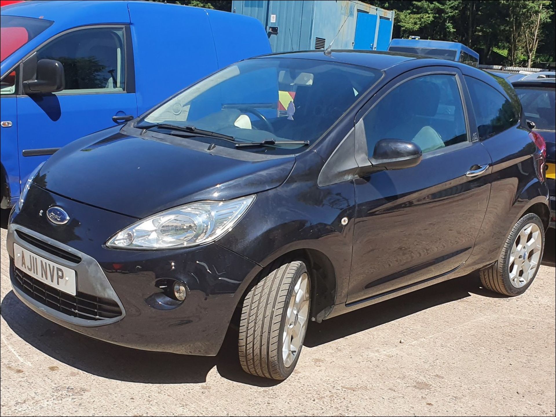 11/11 FORD KA TITANIUM - 1242cc 3dr Hatchback (Black, 63k) - Image 3 of 15