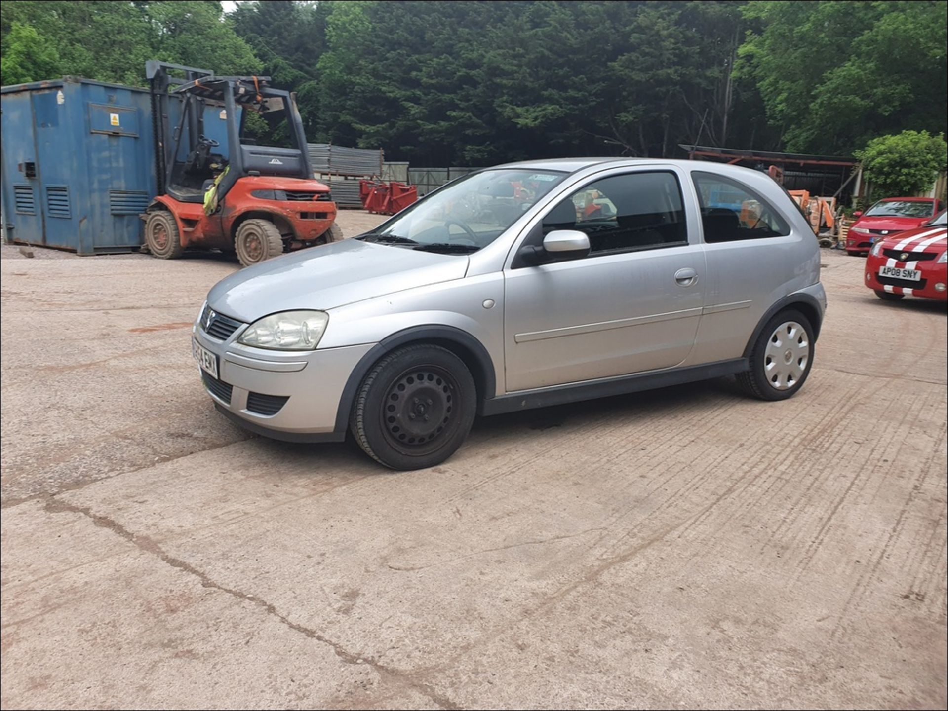 04/54 VAUXHALL CORSA DESIGN 16V - 1199cc 3dr Hatchback (Silver, 78k) - Image 5 of 13