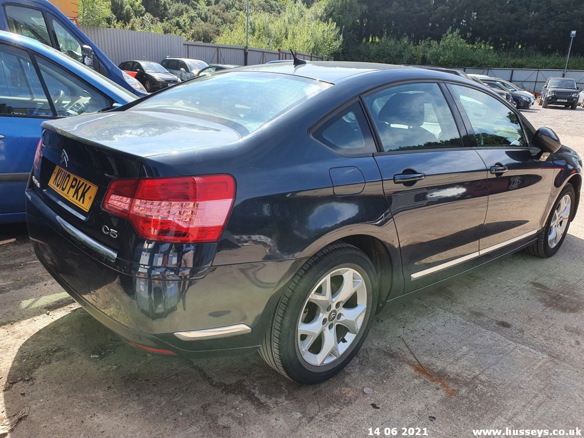 10/10 CITROEN C5 VTR PLUS NAV HDI 160 - 1997cc 4dr Saloon (Blue, 94k) - Image 8 of 15