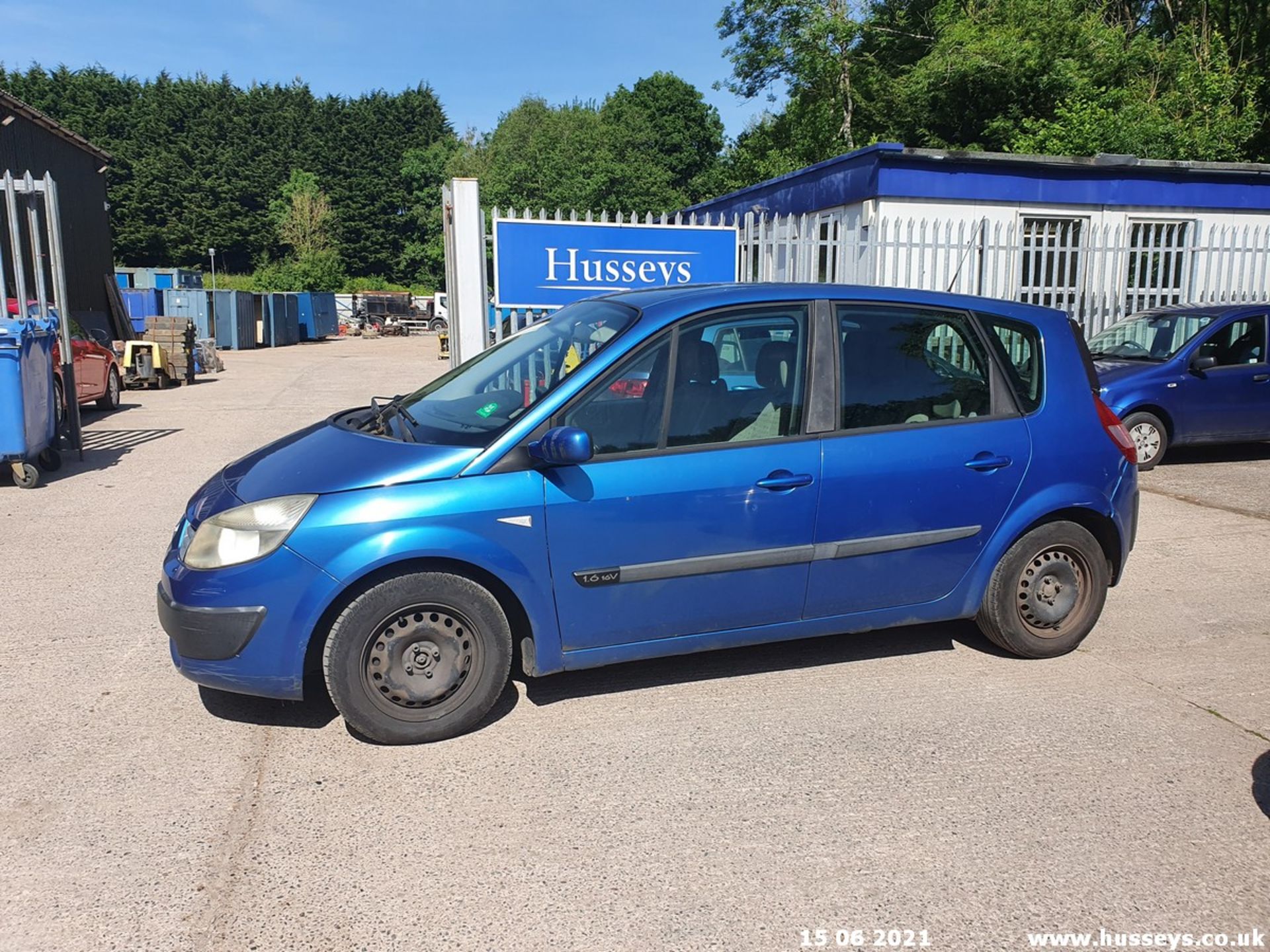 04/04 RENAULT SCENIC - 1598cc 5dr Estate (Blue) - Image 8 of 19