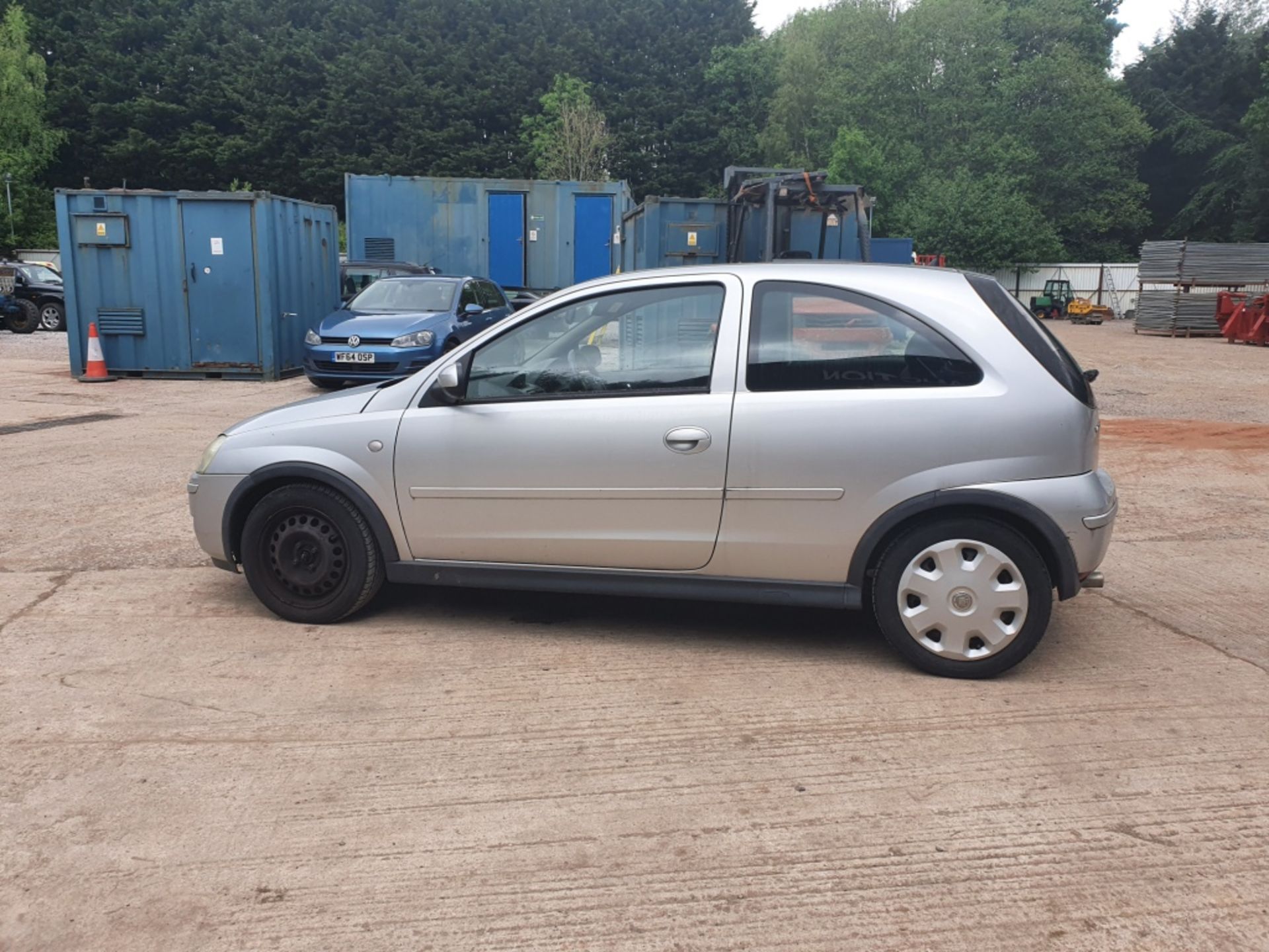 04/54 VAUXHALL CORSA DESIGN 16V - 1199cc 3dr Hatchback (Silver, 78k) - Image 6 of 13