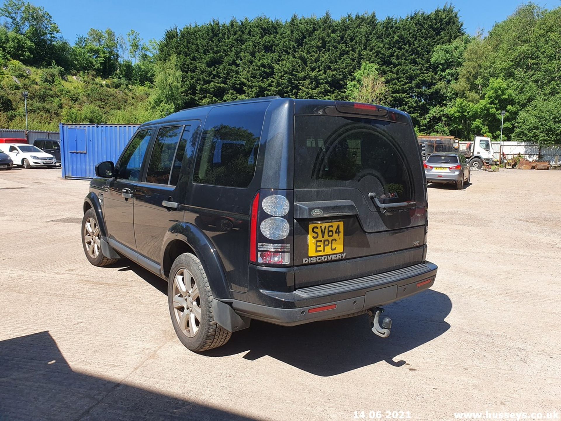 14/64 LAND ROVER DISCOVERY SE TECH SDV6 AU - 2993cc 5dr Estate (Black, 97k) - Image 6 of 13