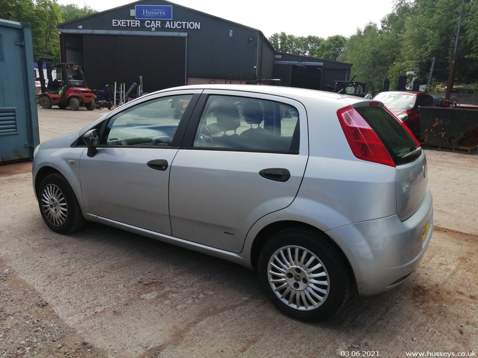 06/56 FIAT GRANDE PUNTO ACTIVE 65 - 1242cc 5dr Hatchback (Grey) - Image 4 of 12