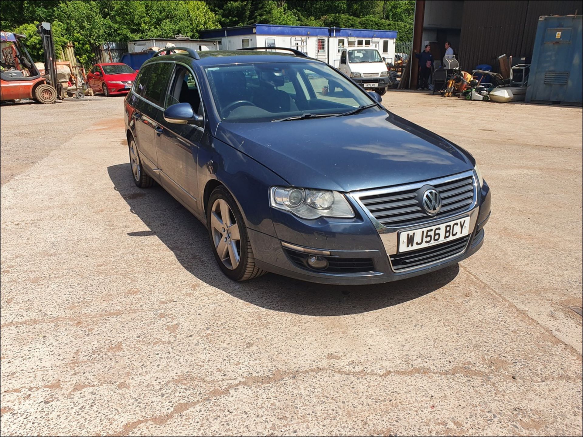 06/56 VOLKSWAGEN PASSAT SPORT TDI - 1968cc 5dr Estate (Blue, 154k) - Image 4 of 14